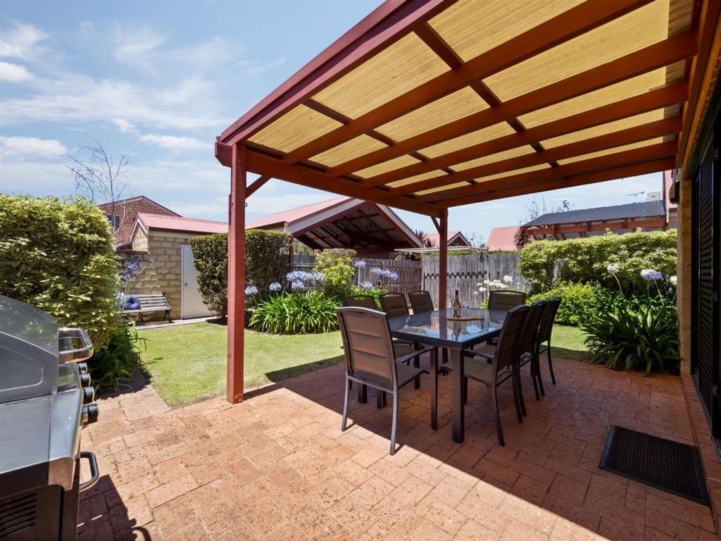 Villa with Garden View photo 2