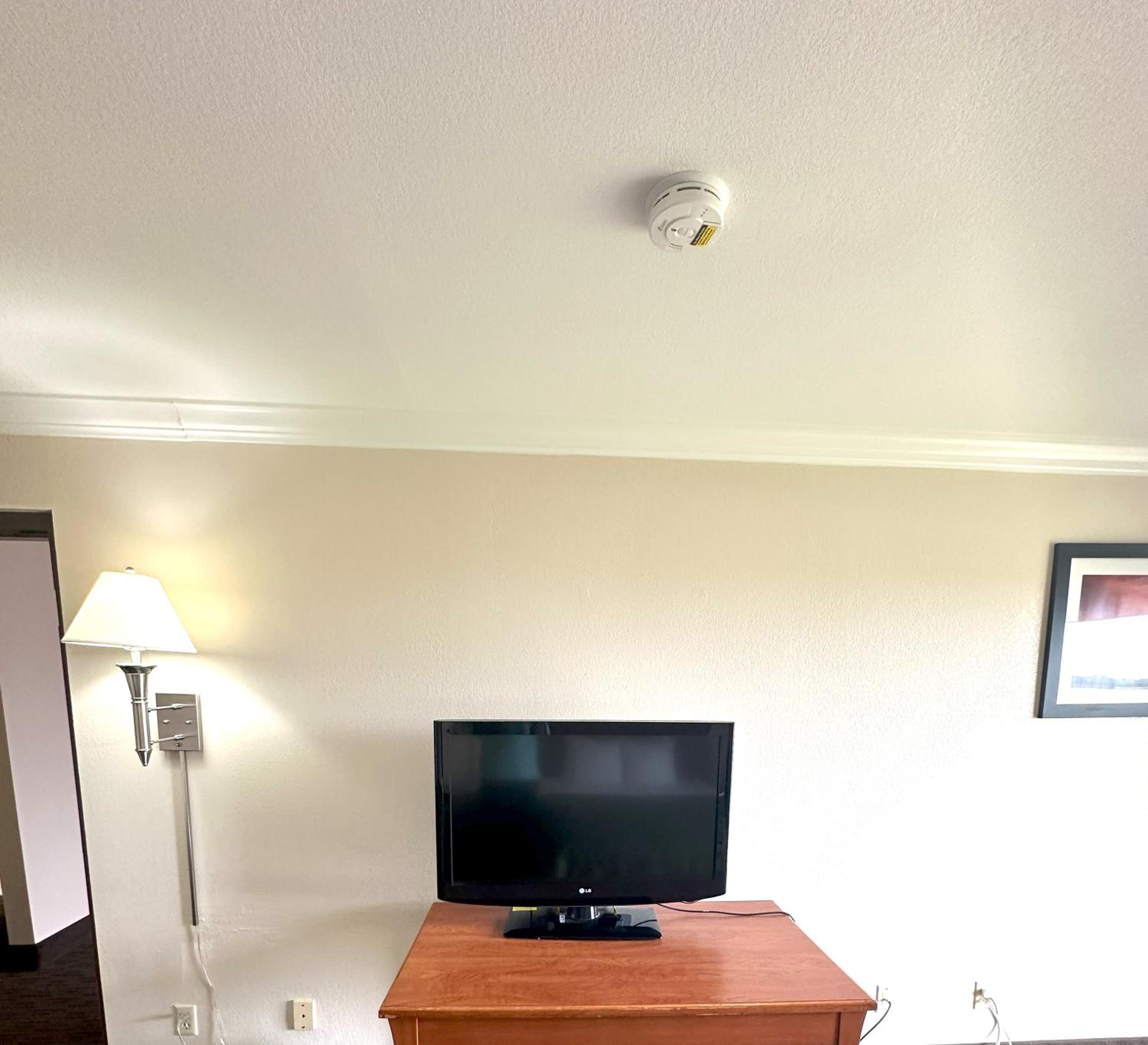Queen Suite With Two Queen Beds - Non-Smoking - Photo 1