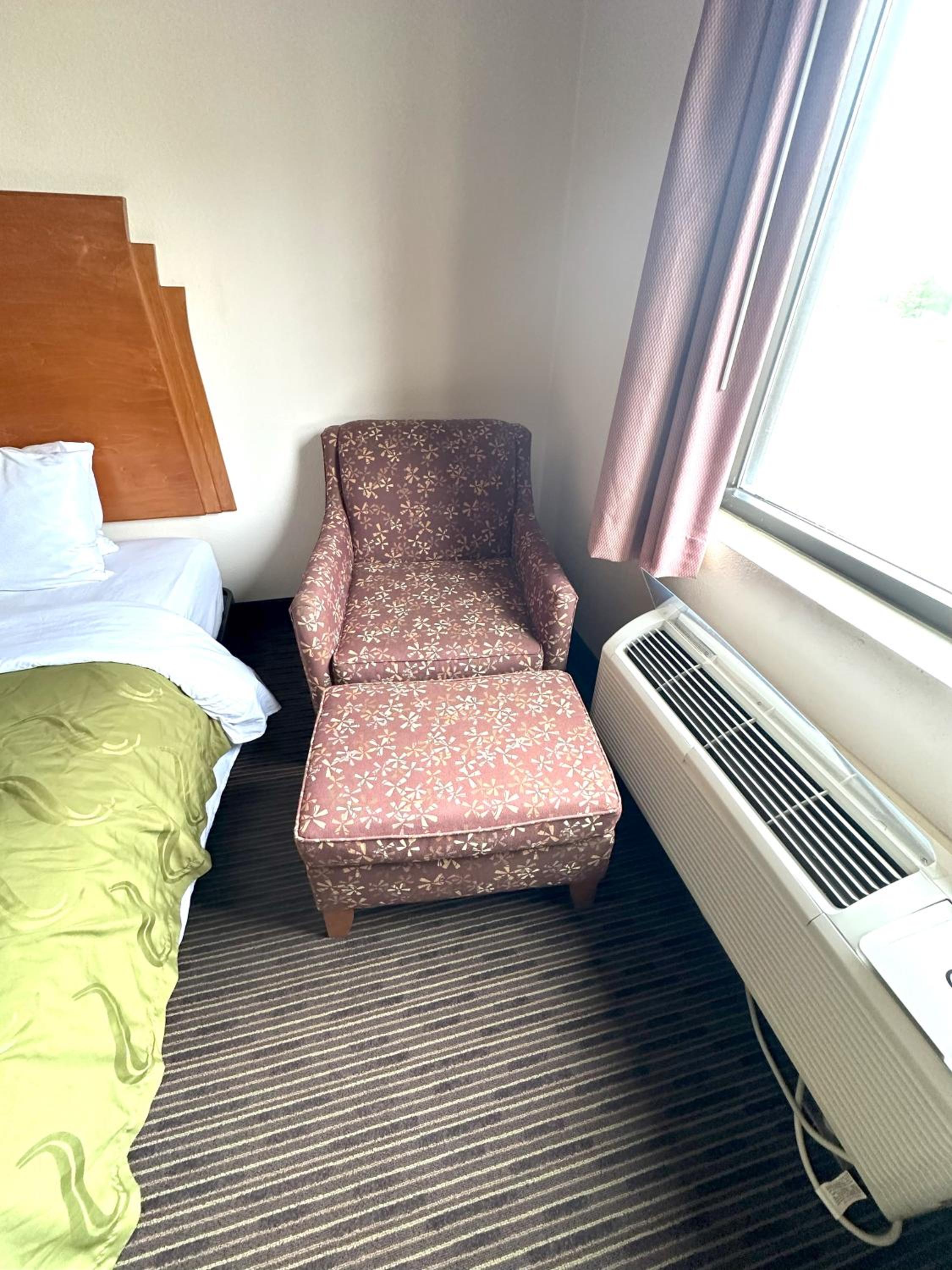 Queen Room with Two Queen Beds - Accessible/Non-Smoking  - Photo 4