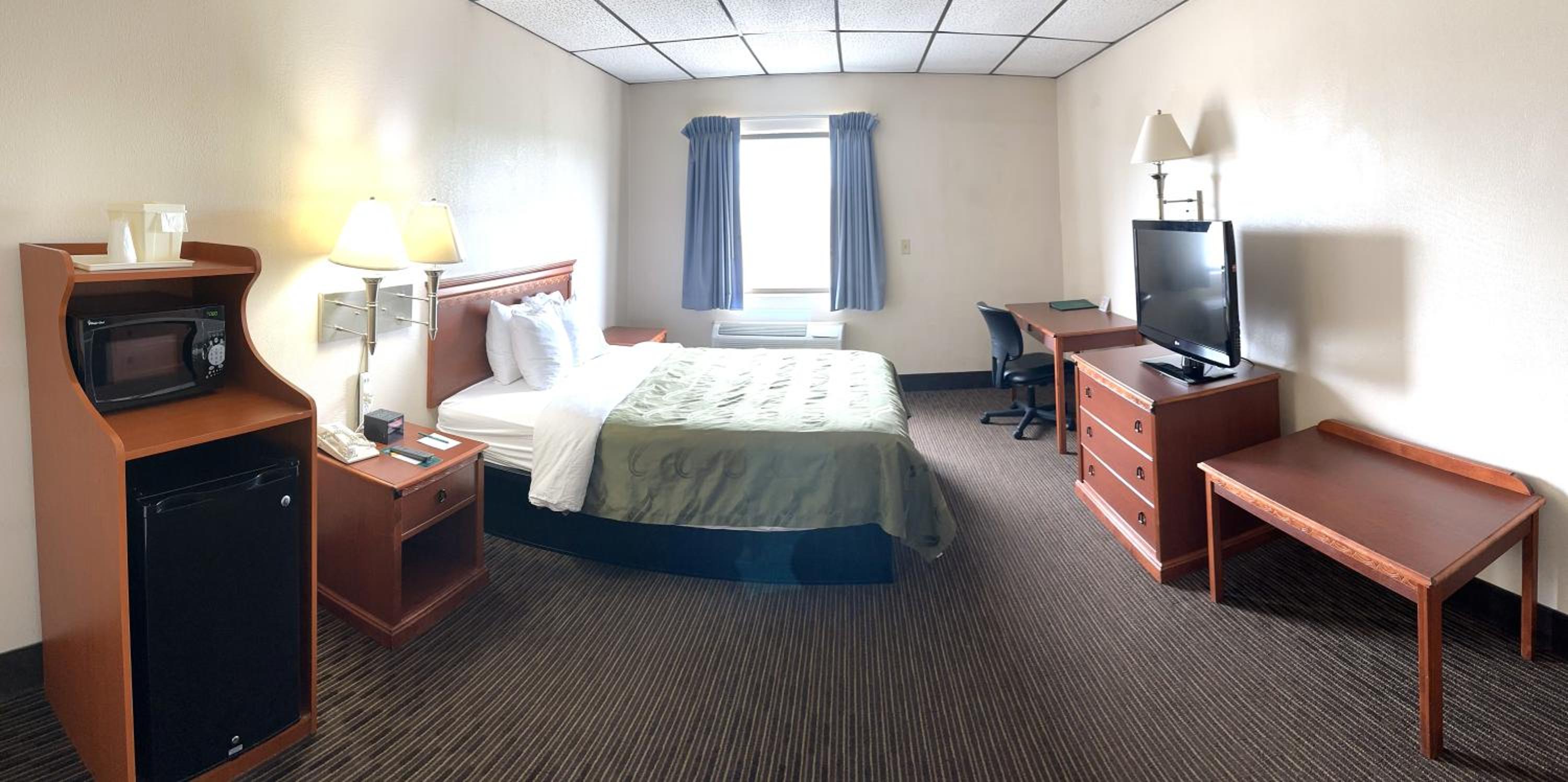 Queen Room - Non-Smoking - Photo 5