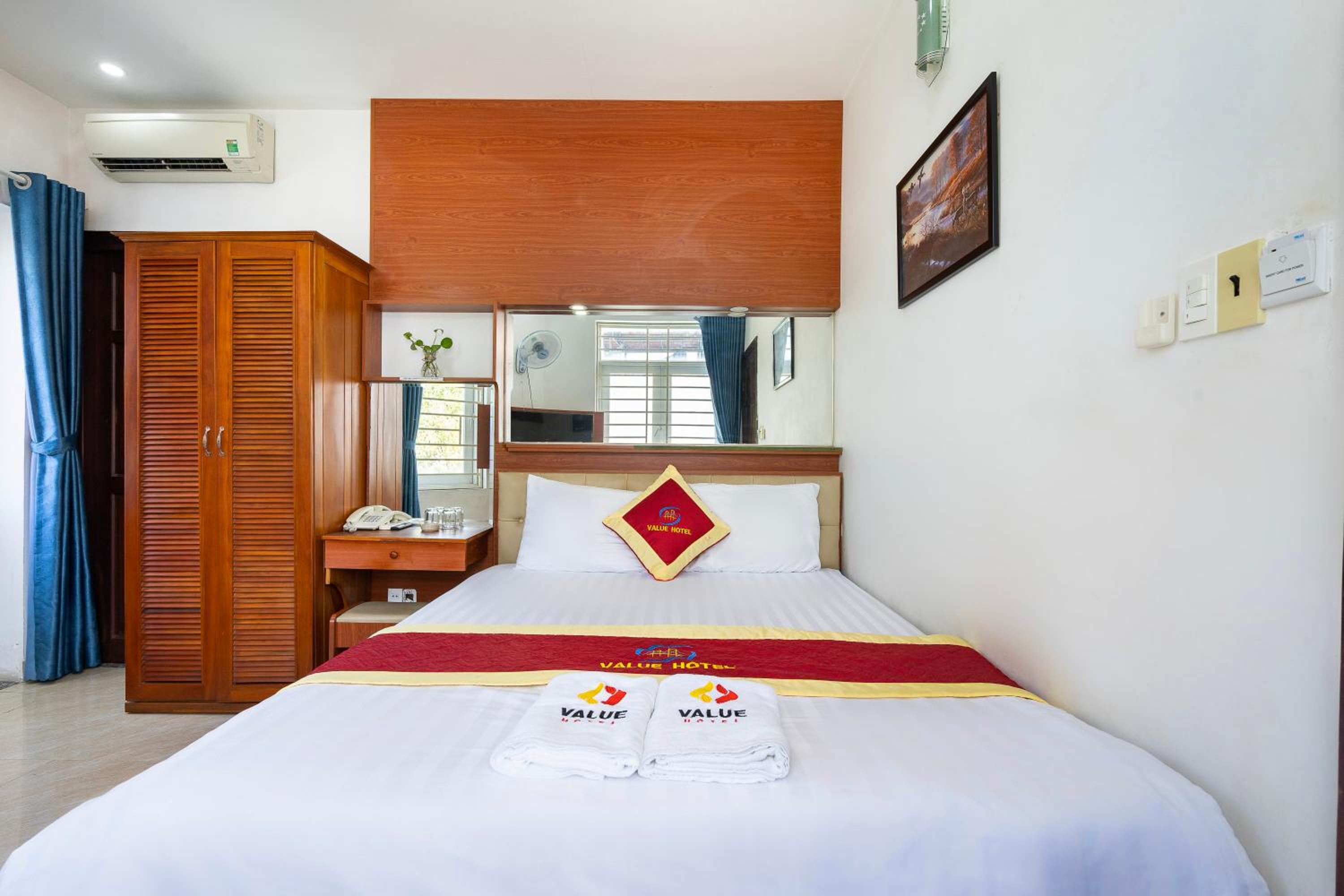 Queen Room with Balcony photo 3