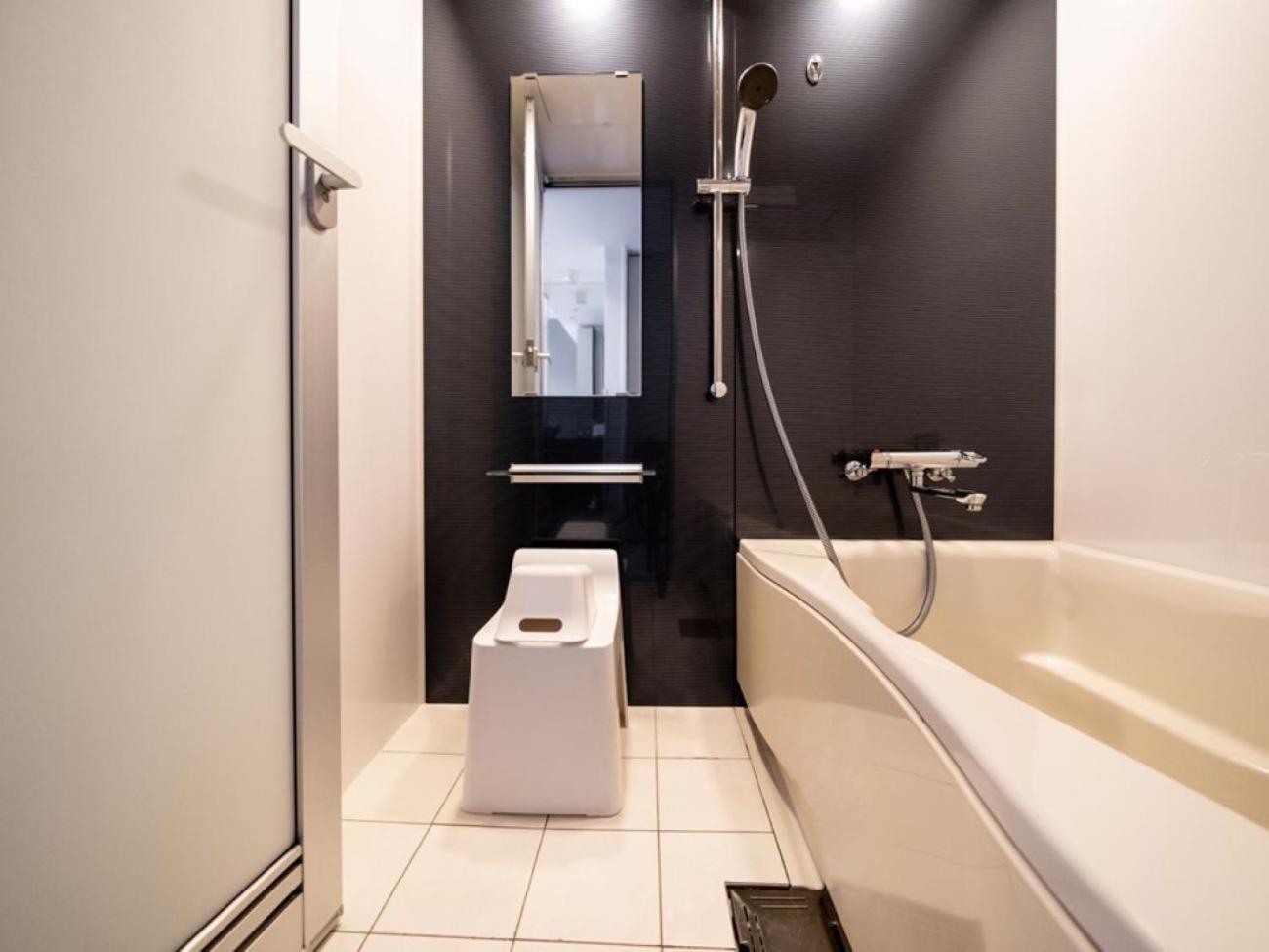 Twin Room - Non-Smoking - Photo 2