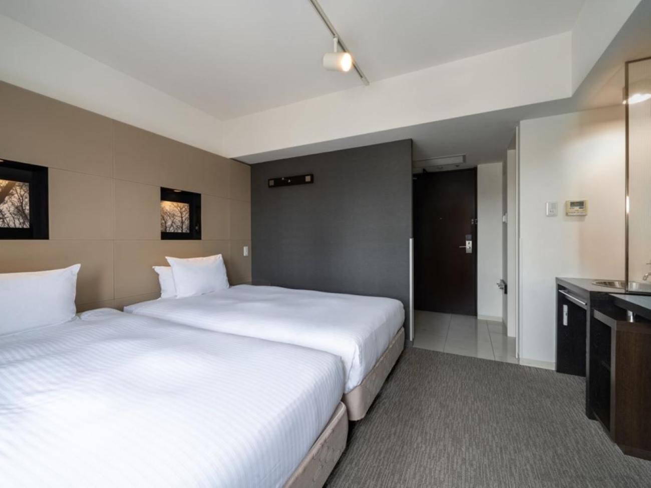 Twin Room - Non-Smoking - Photo 4