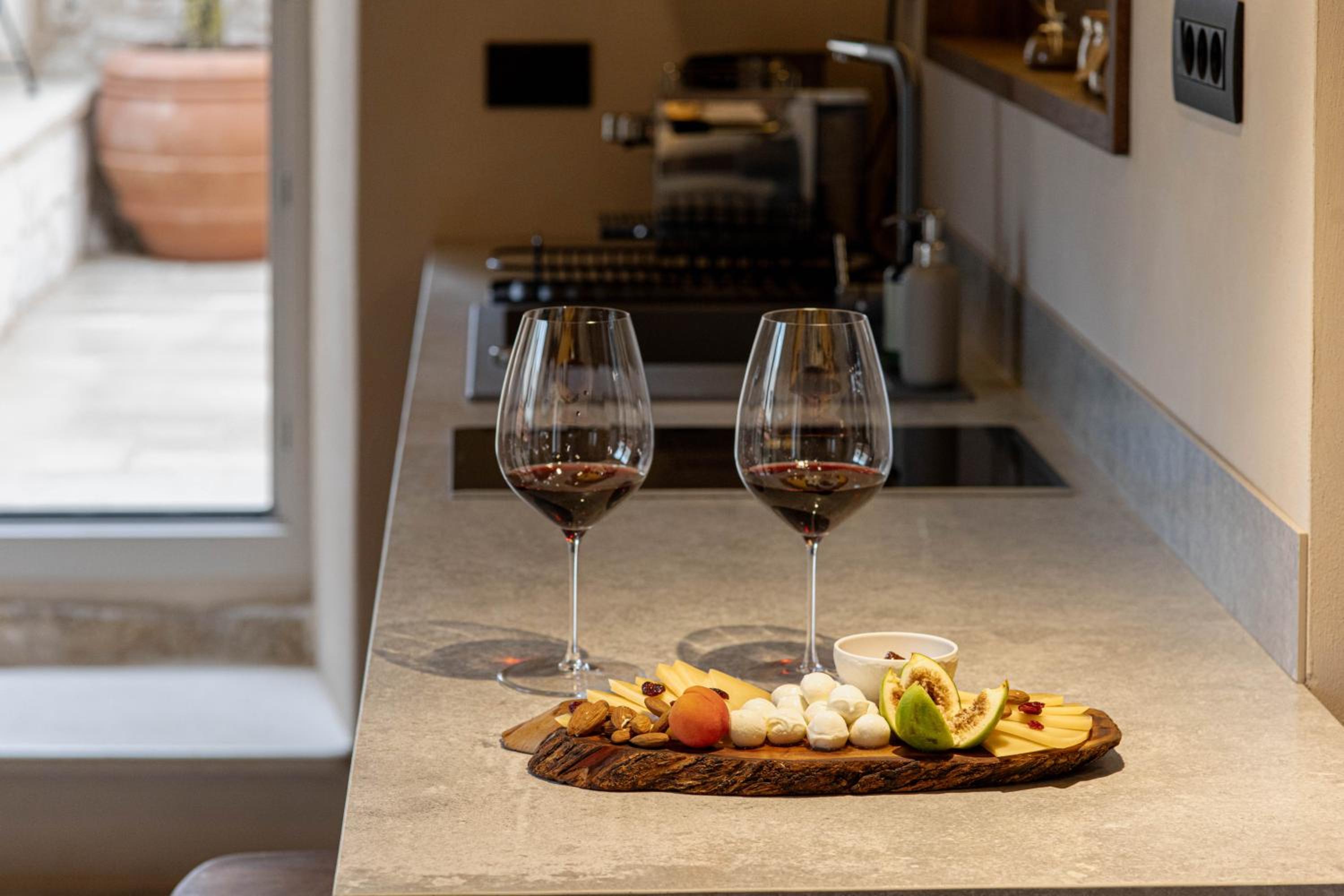 Suite with Terrace - Photo 10