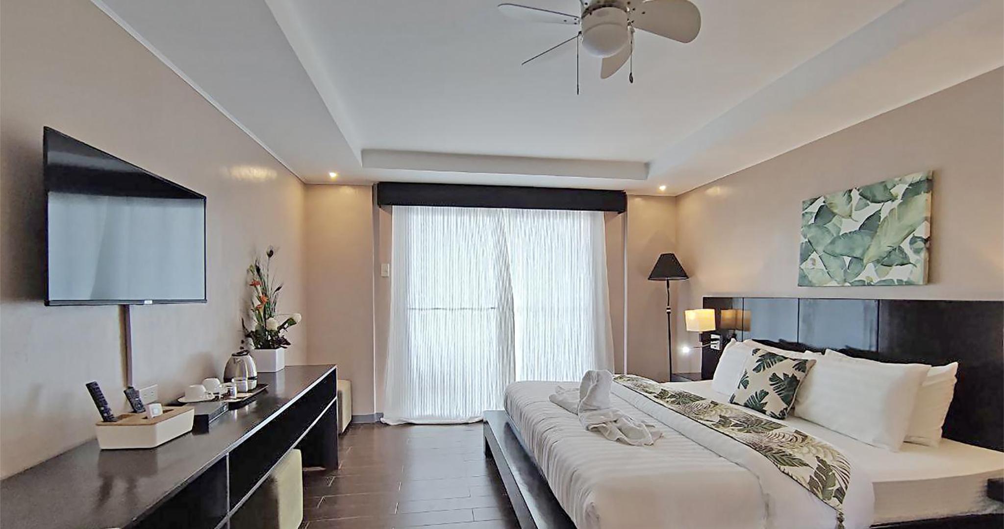 King Suite with Sea View - Photo 10