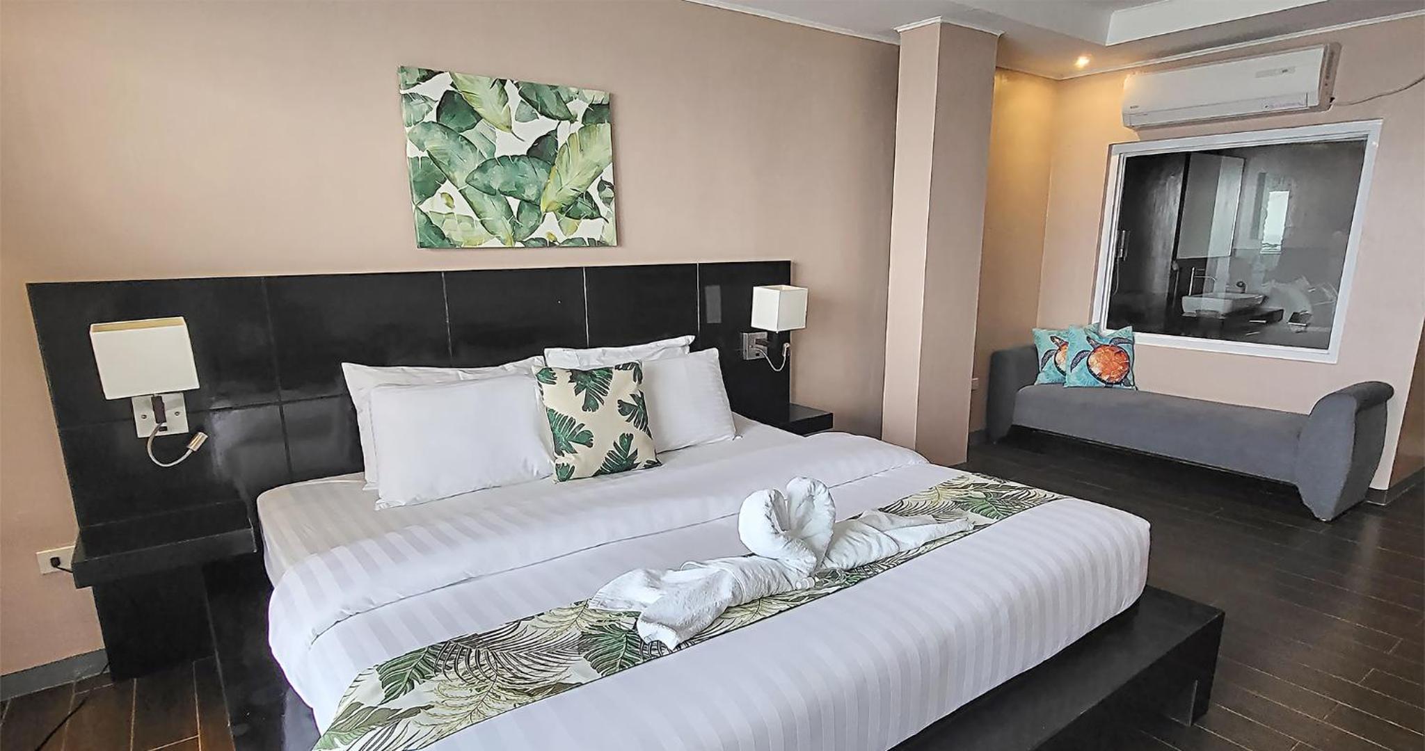 King Suite with Sea View - Photo 3
