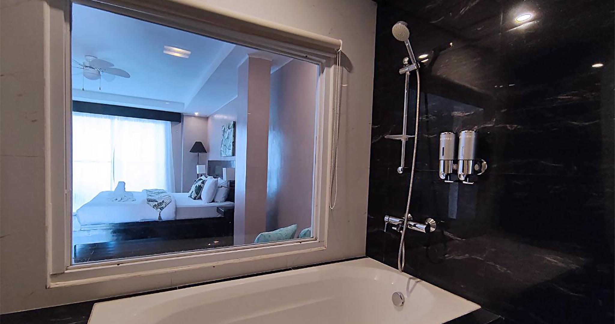 King Suite with Sea View - Photo 6