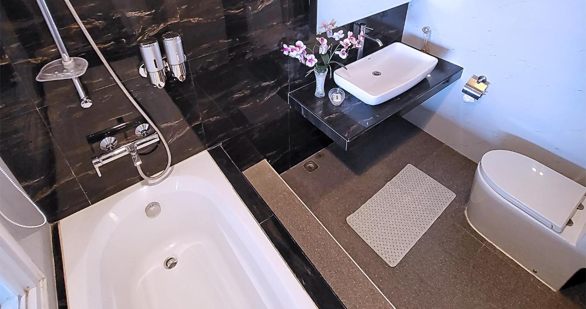 King Suite with Sea View - Photo 7