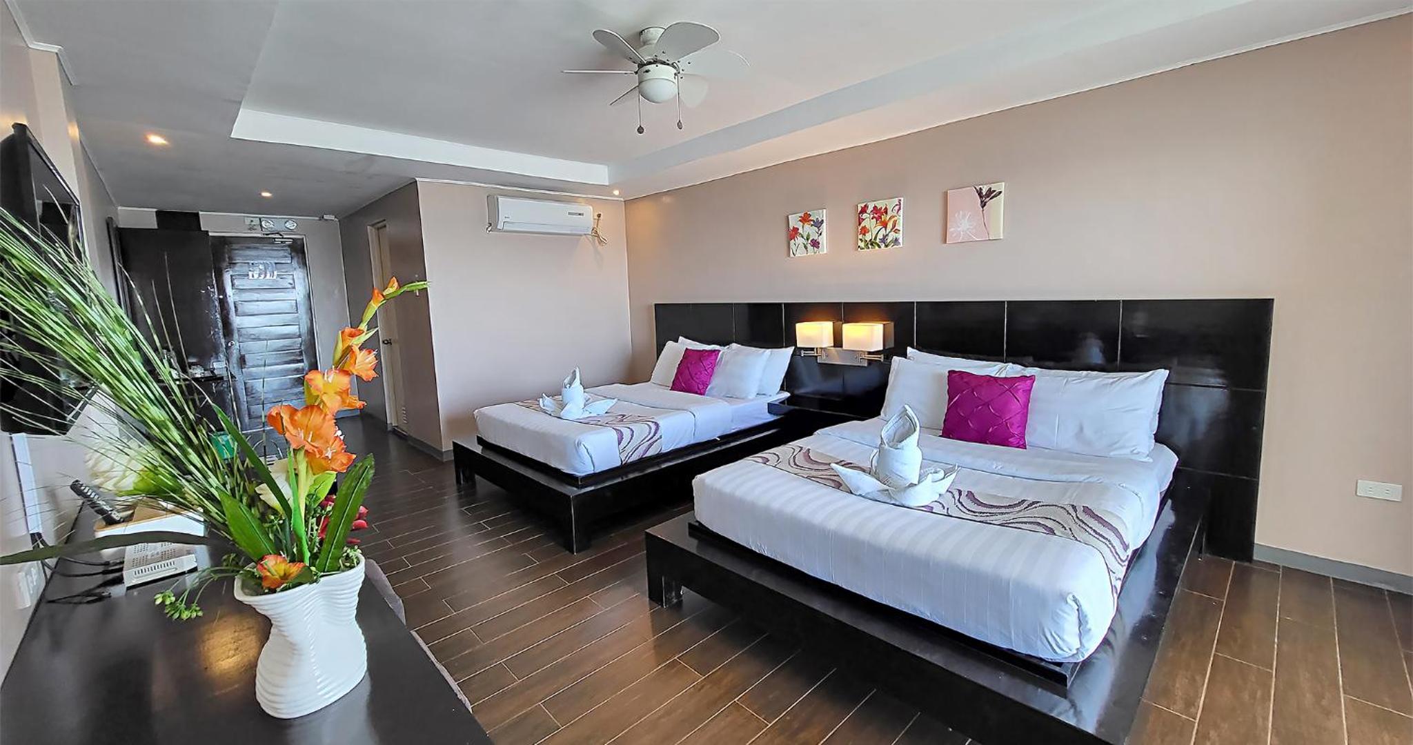 Family Room with Sea View - Photo 5