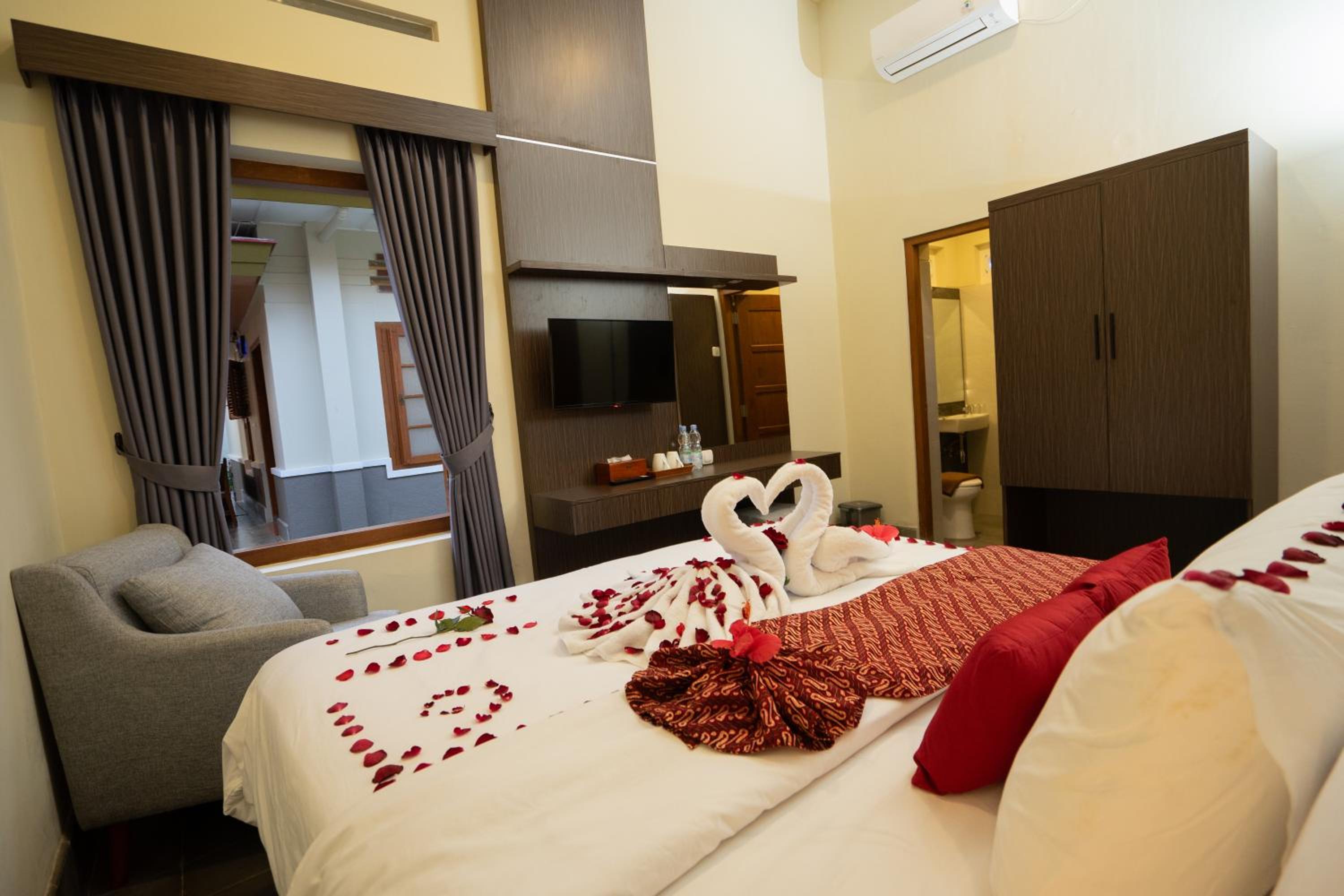 Deluxe Room - Photo 1