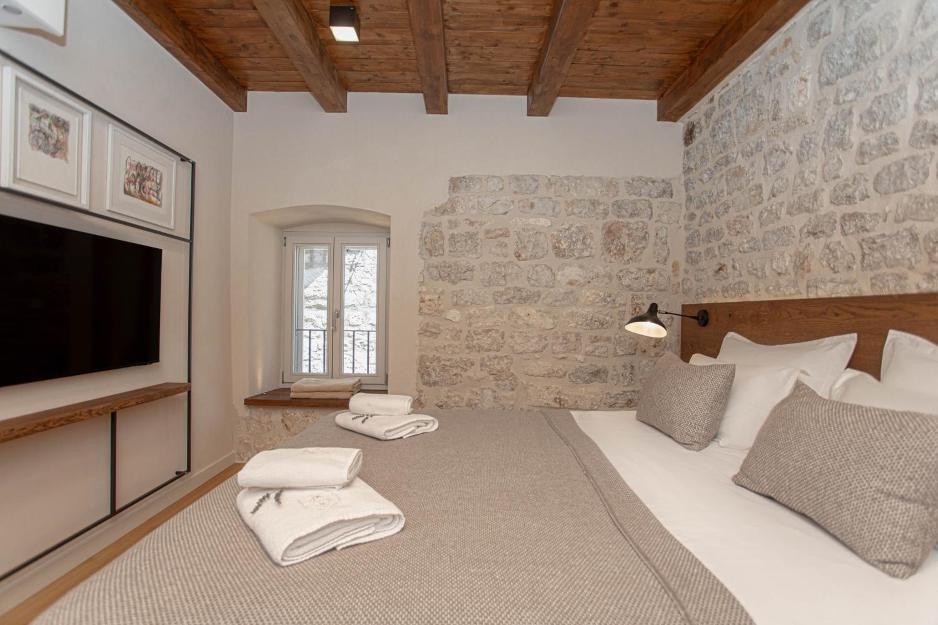 Suite with Terrace - Photo 3