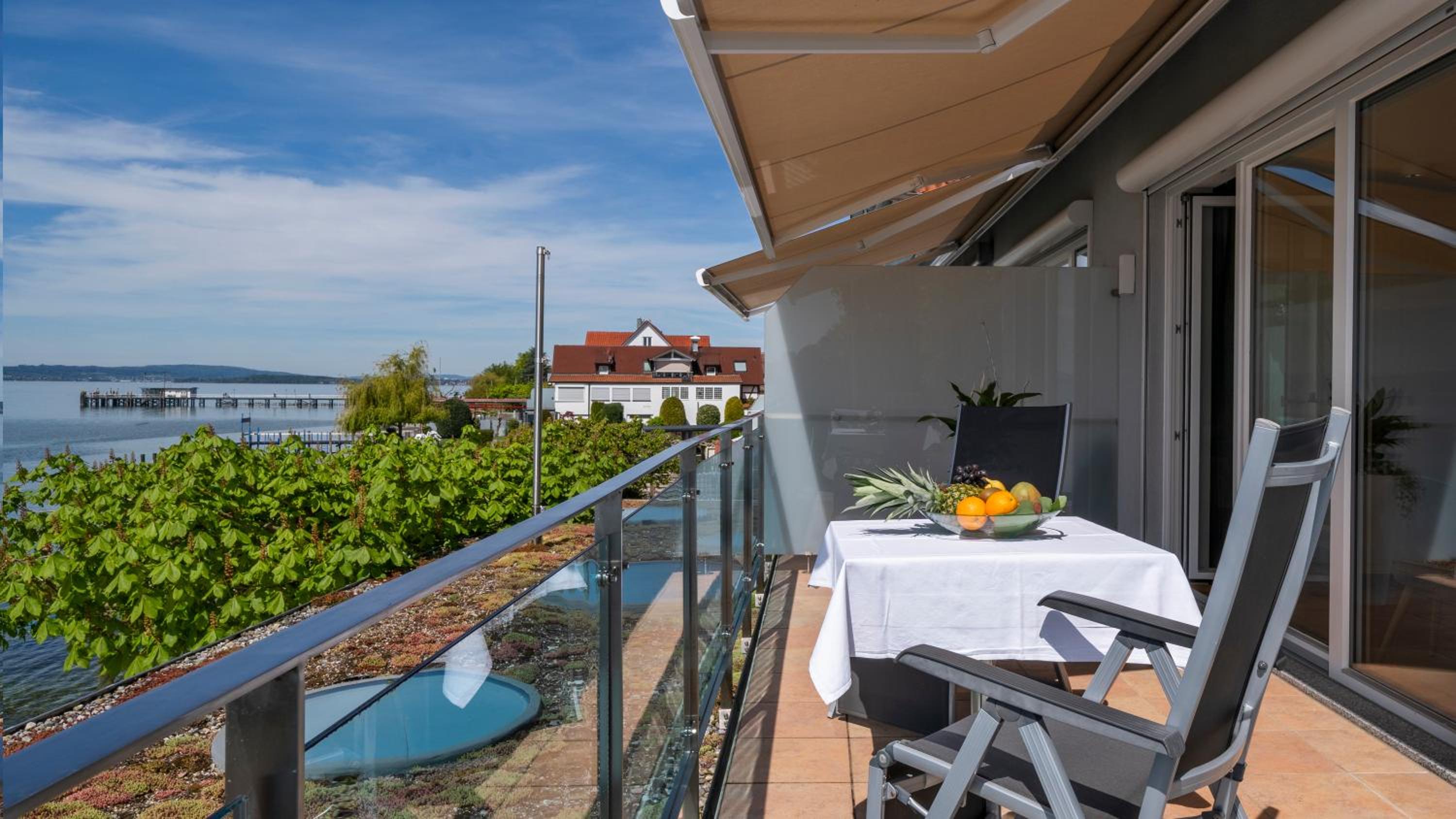 Double Room with Lake View - Photo 2