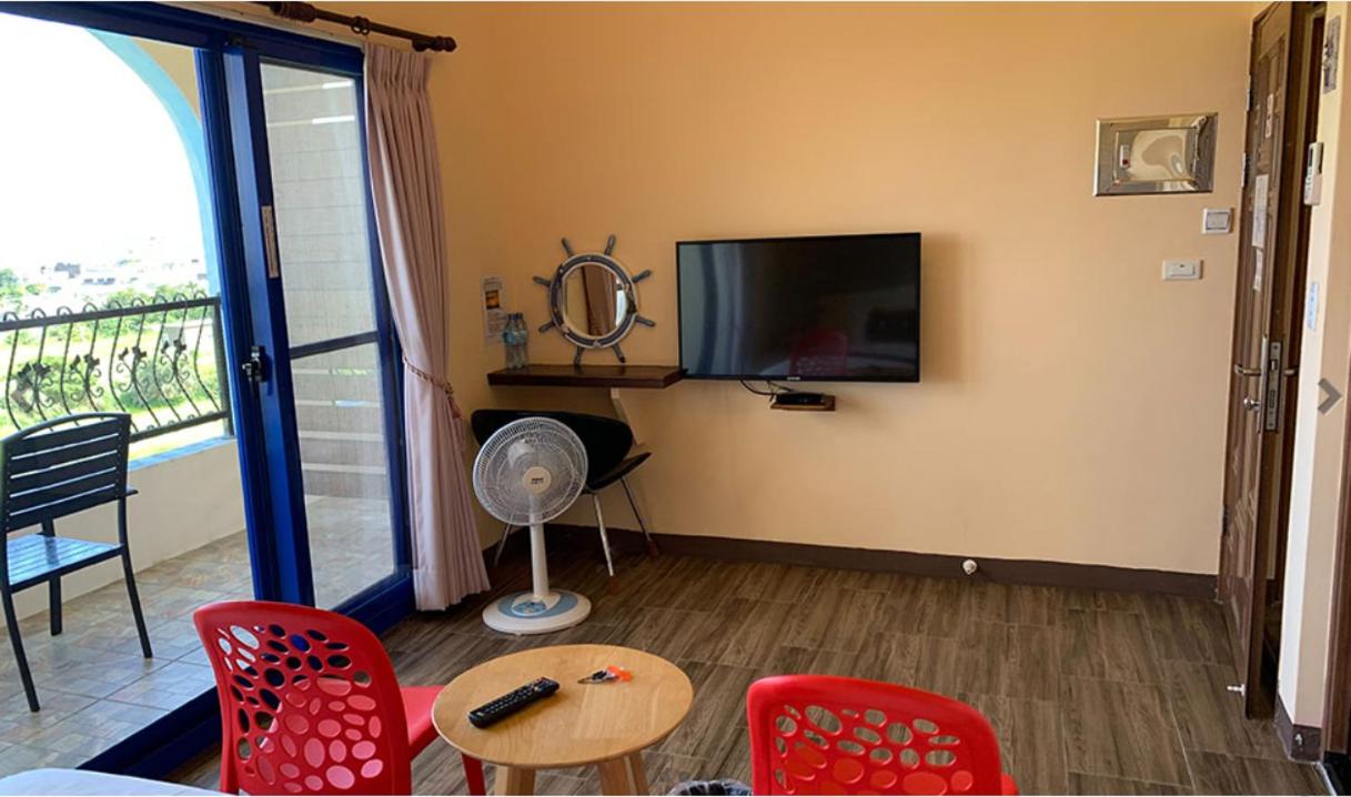 Deluxe Double Room with Balcony and Sea View photo 2
