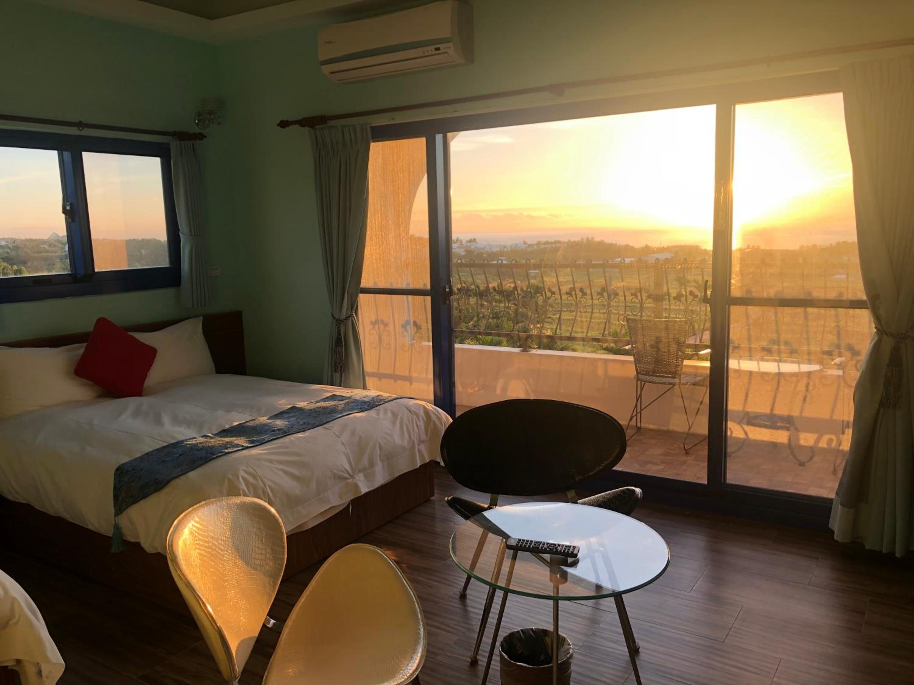 Quadruple Room with Sea View photo 2