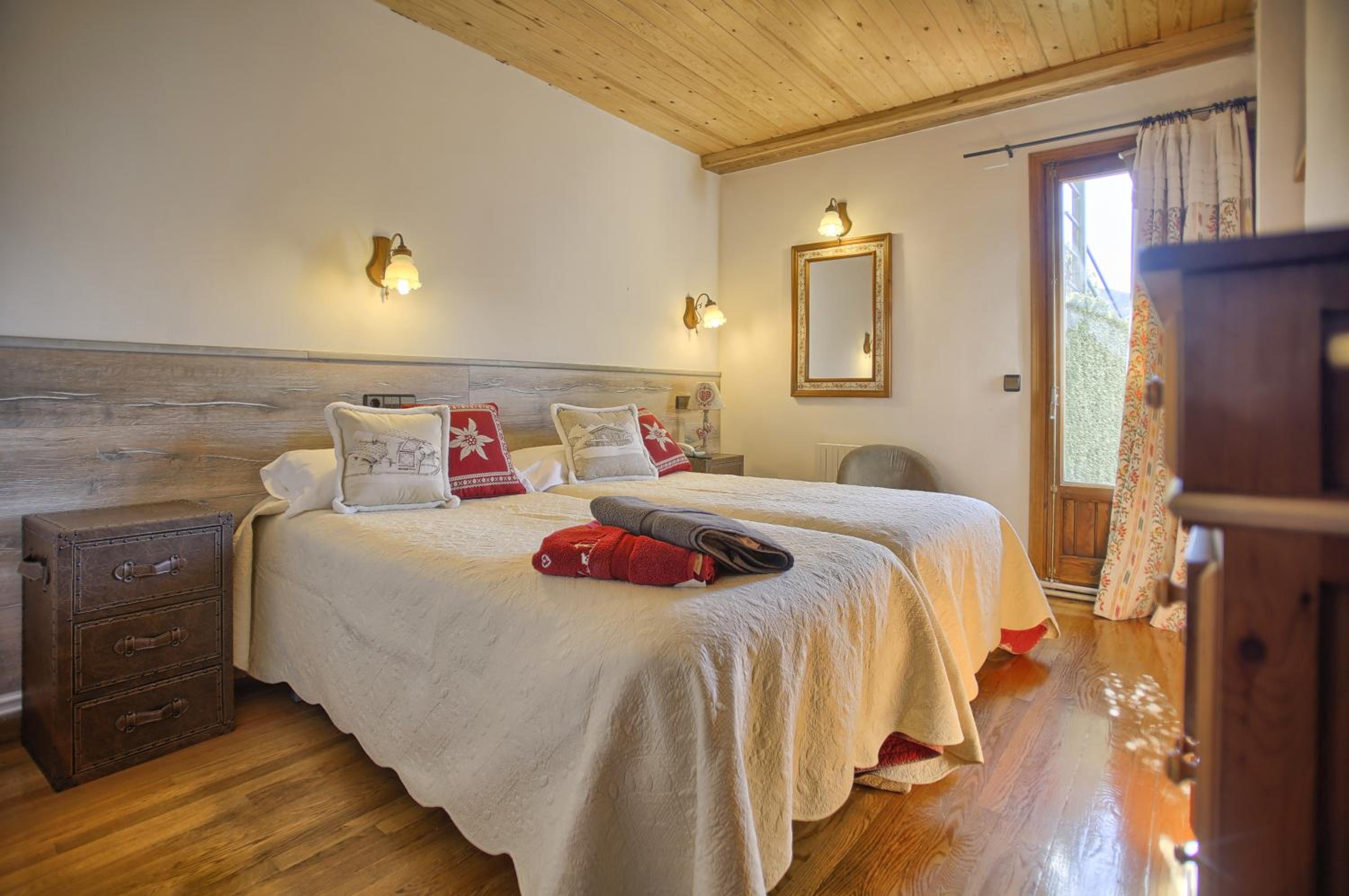 Habitación Doble Estándar o con Dos Camas Individuales.