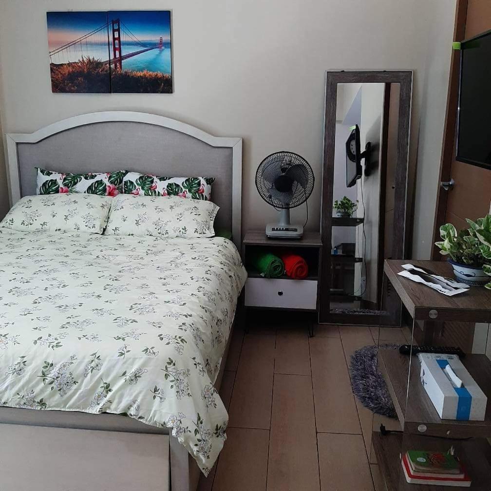 Studio with Balcony