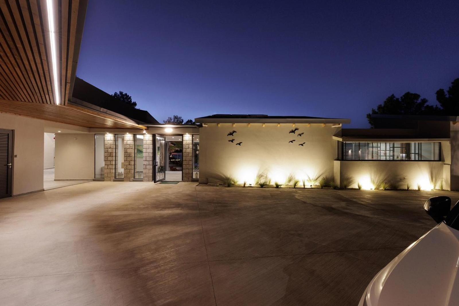 Villa photo 3