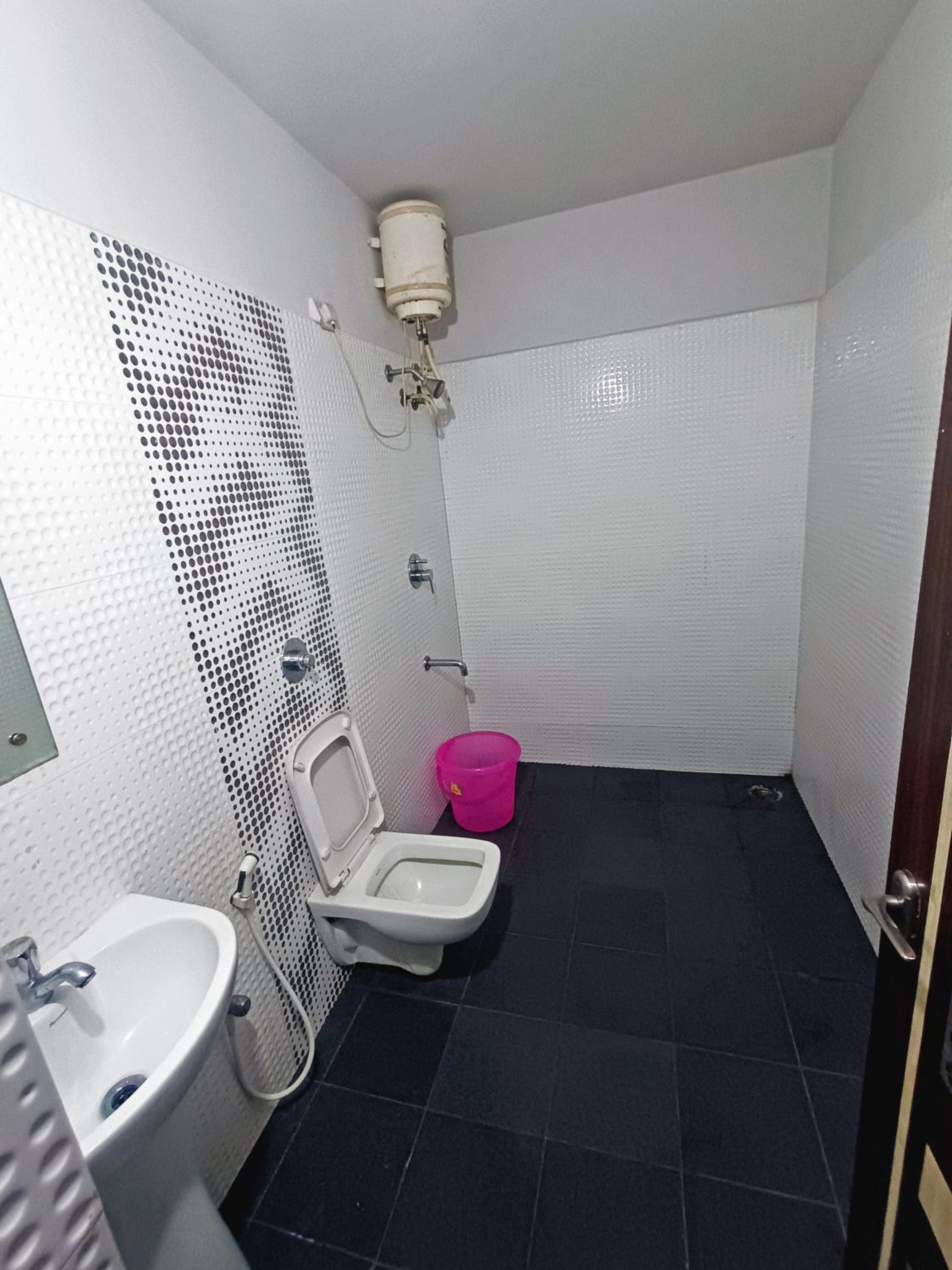 Standard Double Room with Fan - Photo 3