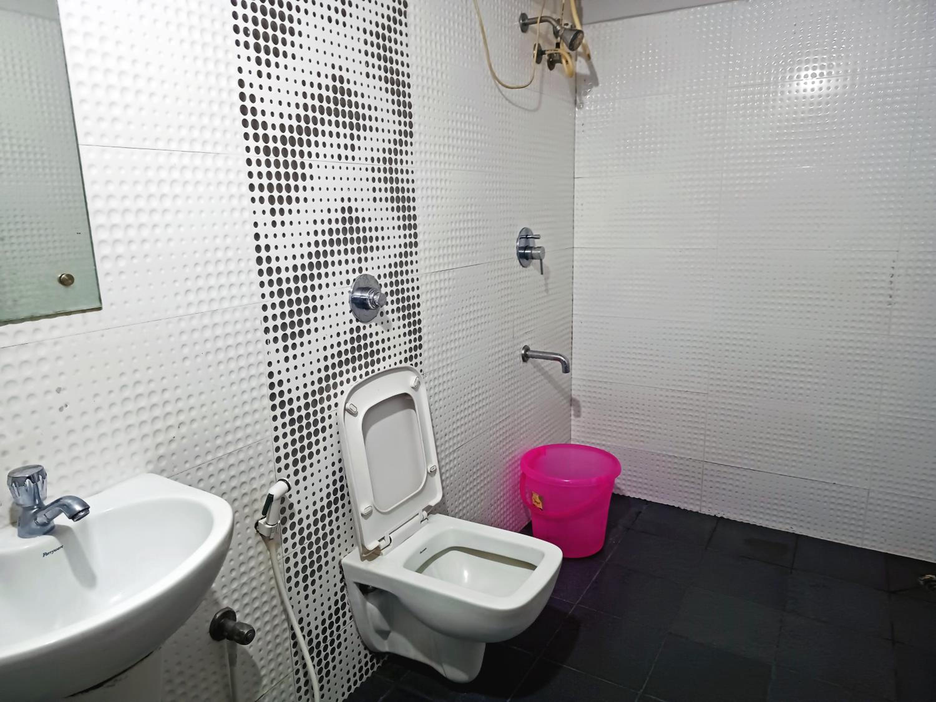 Standard Double Room with Fan - Photo 12