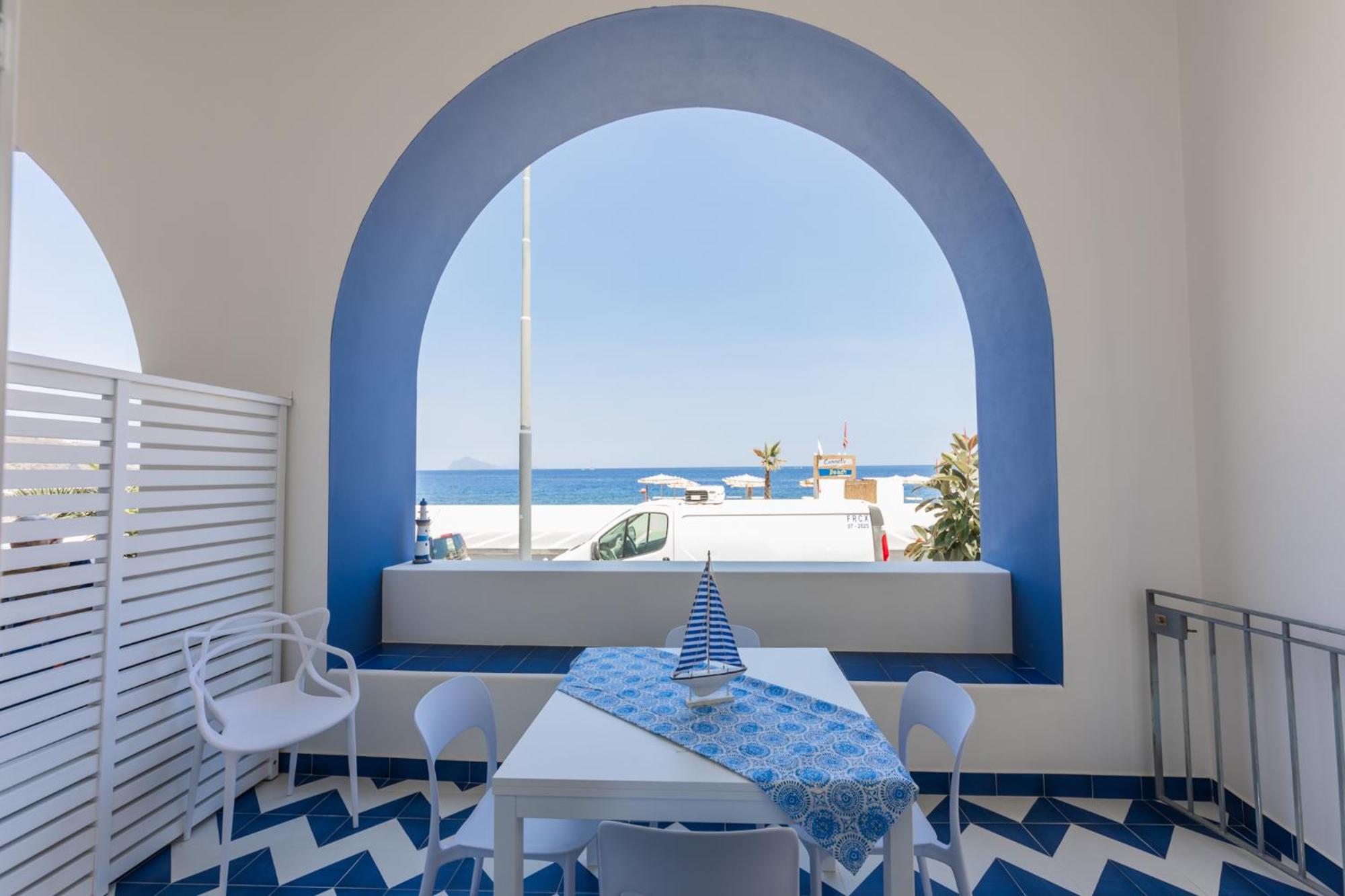 Studio Apartment with Sea View photo 2