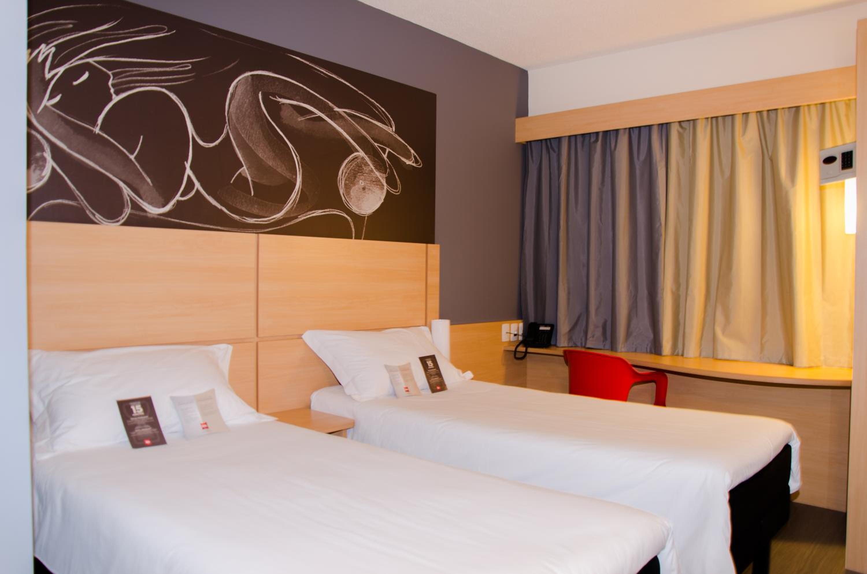 Standard Apartment with Two Single Beds photo 2