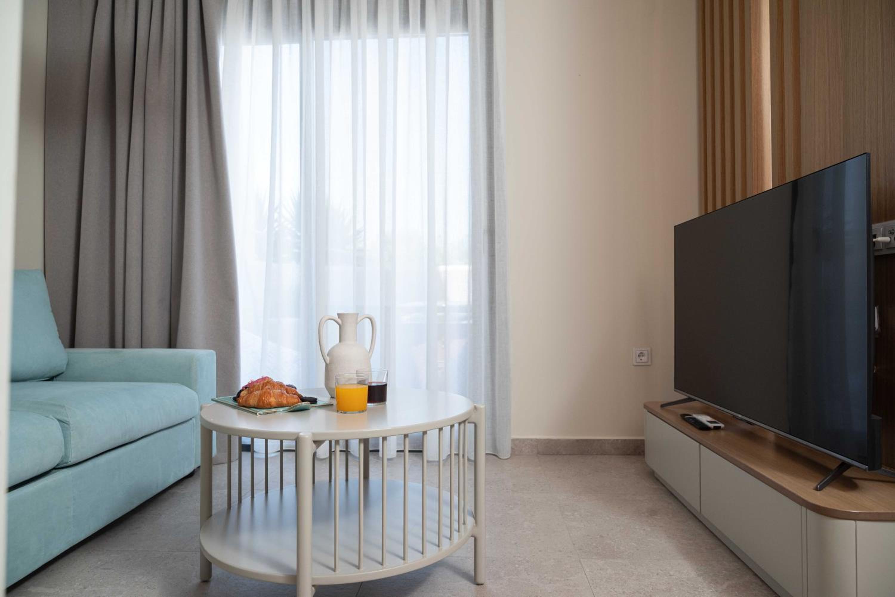 Epitome Suite - Photo 13
