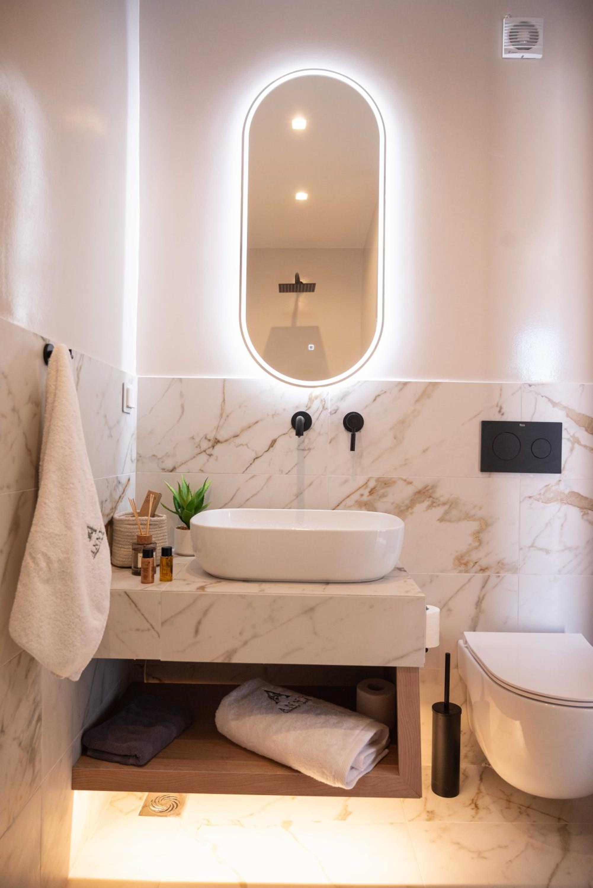 Epitome Suite - Photo 27