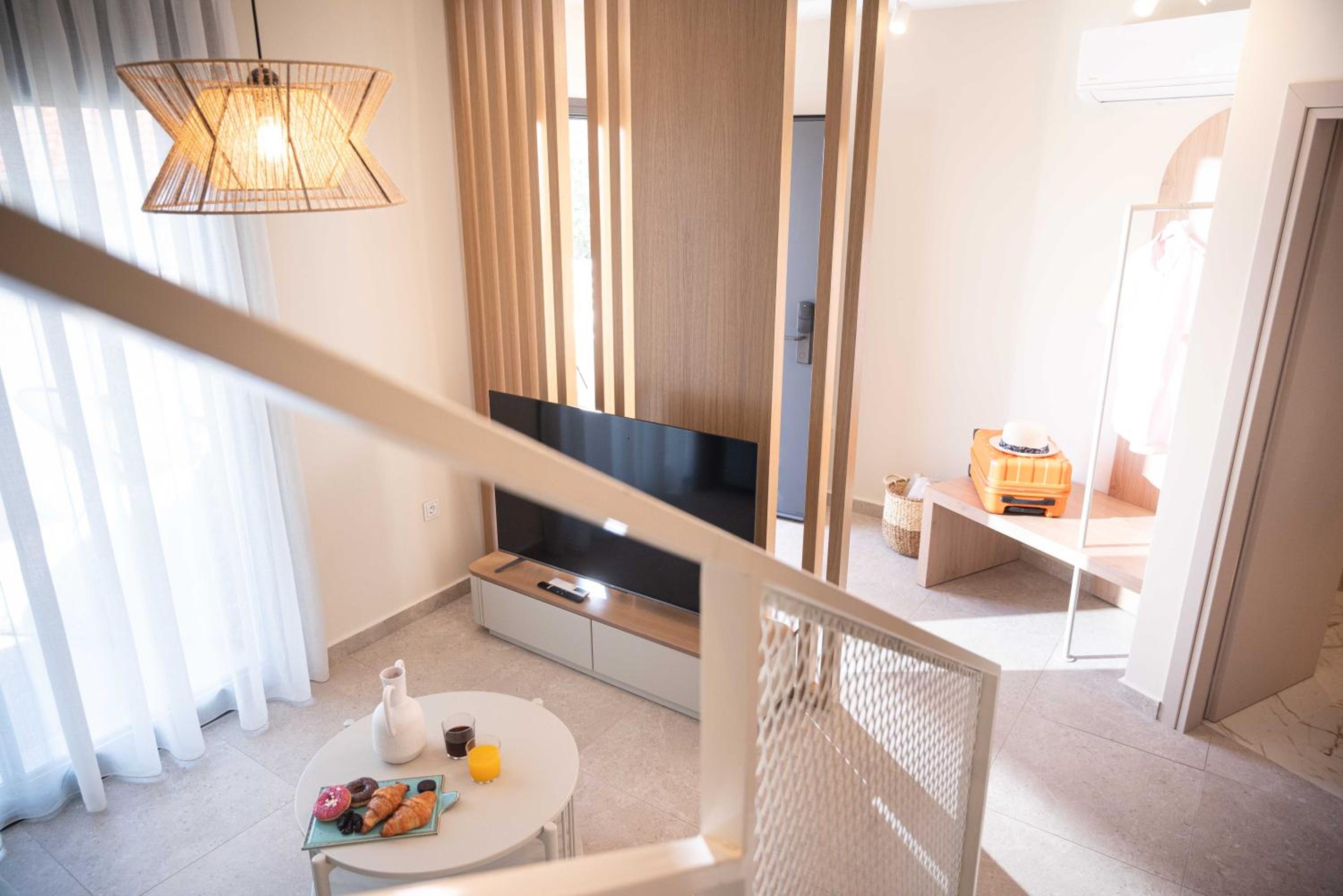 Epitome Suite - Photo 22