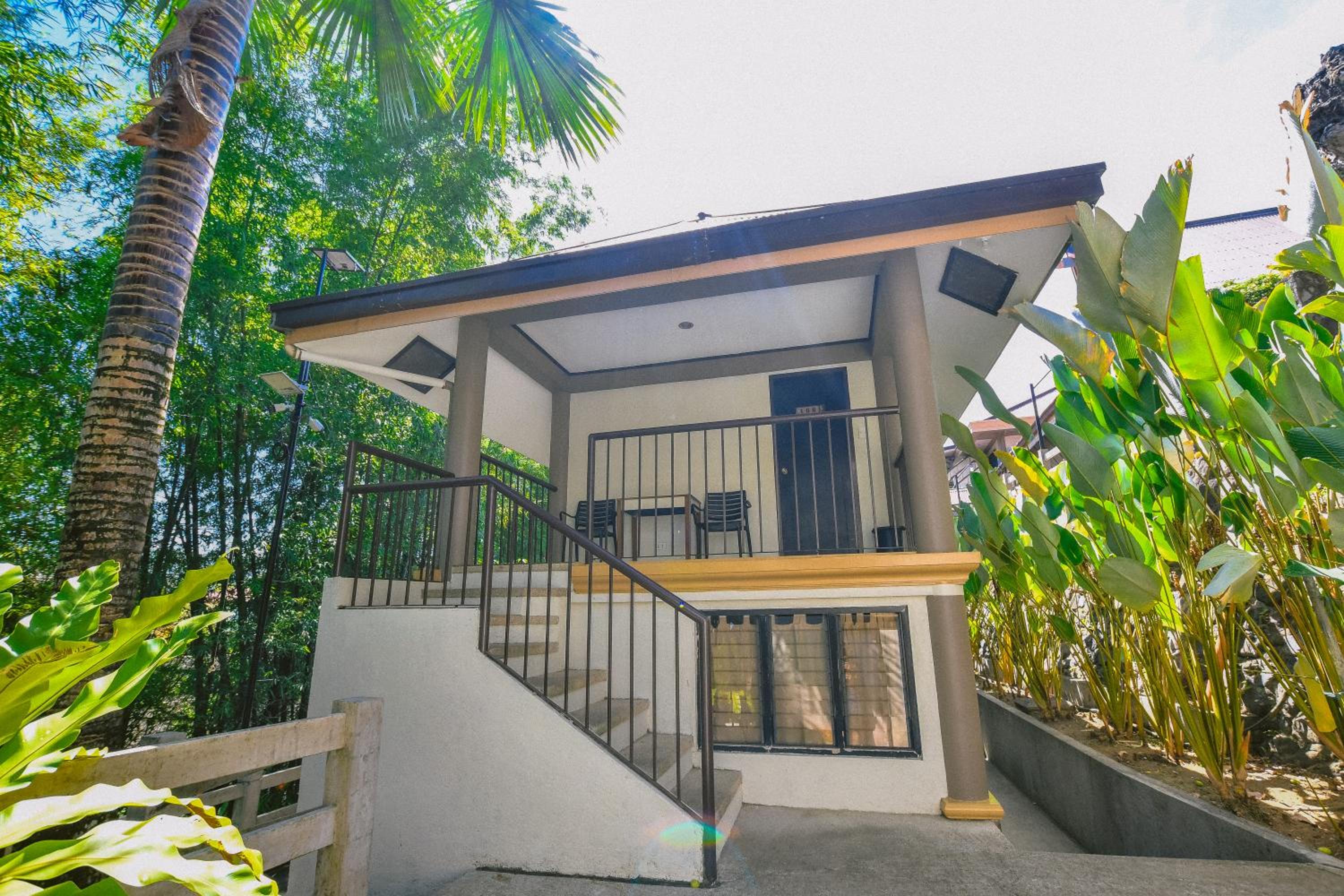 Quadruple Room with Balcony photo 3