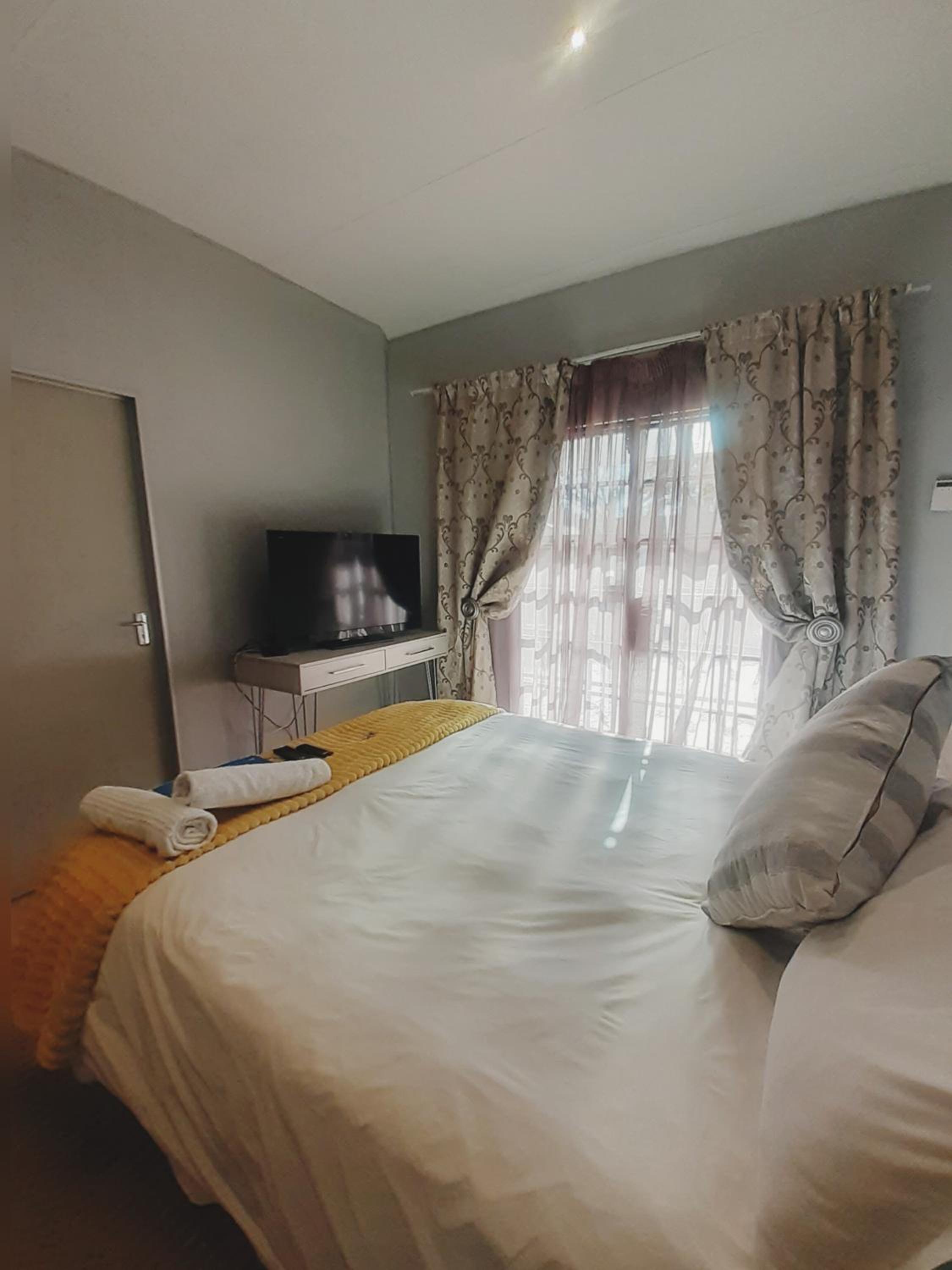 Deluxe Double Room photo 2