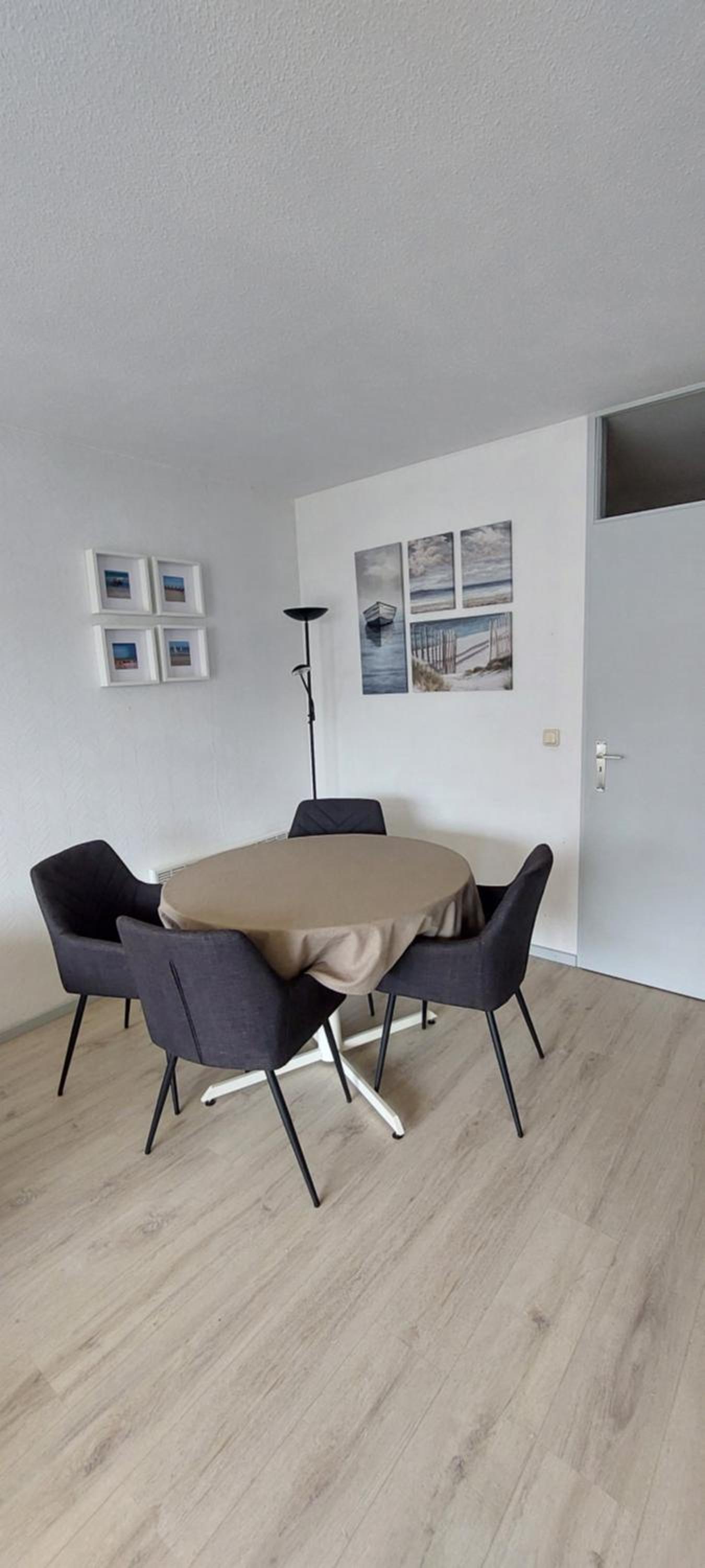One-Bedroom Apartment photo 3