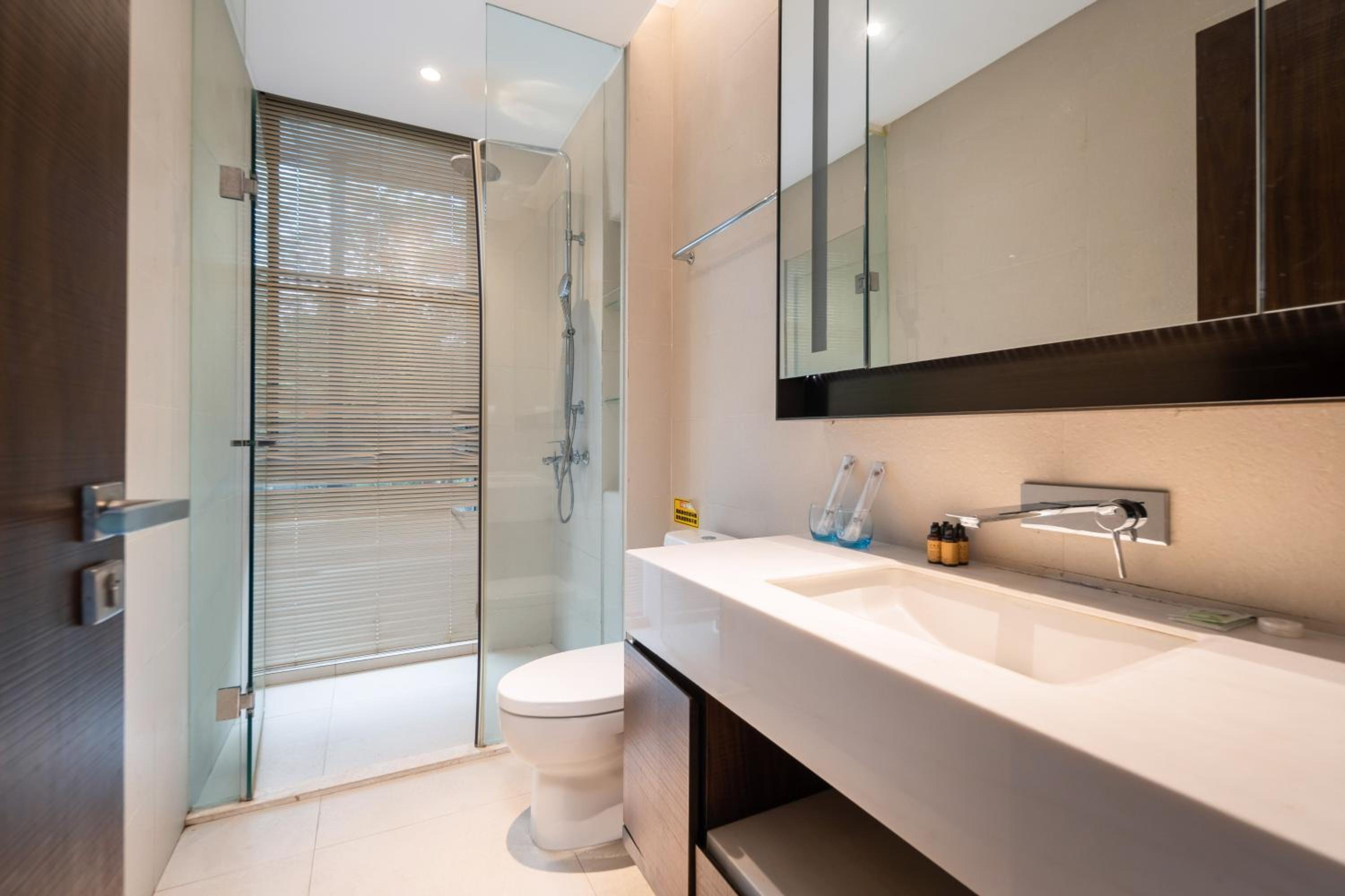 Three-Bedroom Suite with Garden View - Photo 24