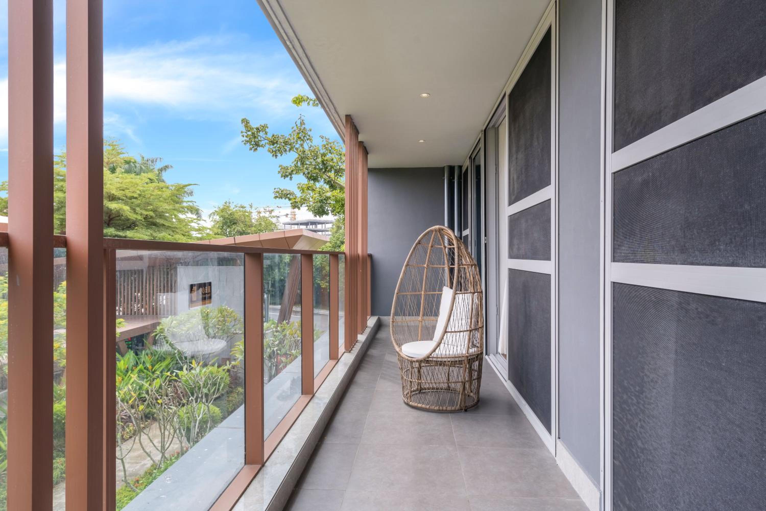 Three-Bedroom Suite with Garden View - Photo 6