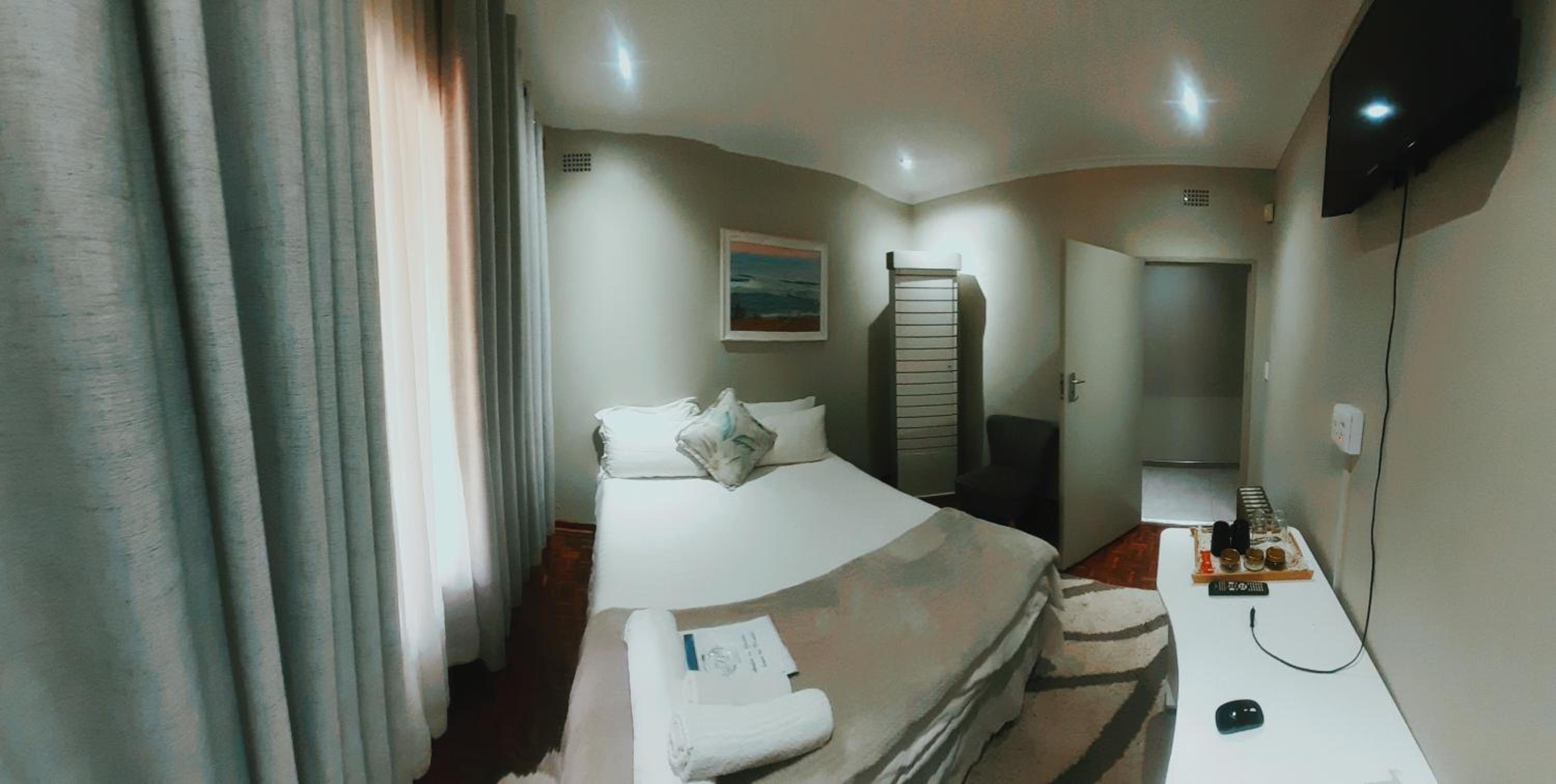 Economy Double Room photo 1