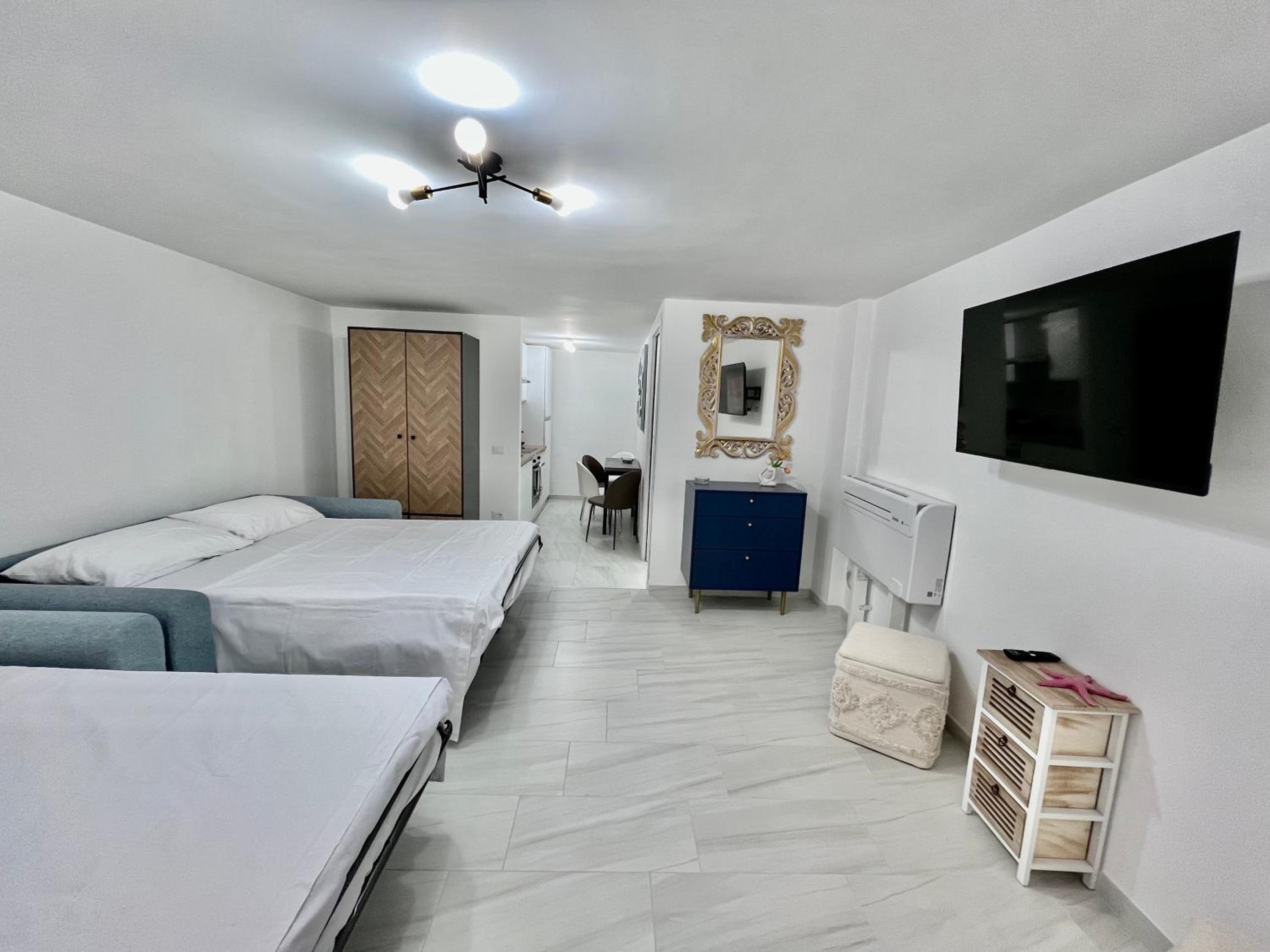 One-Bedroom House photo 1