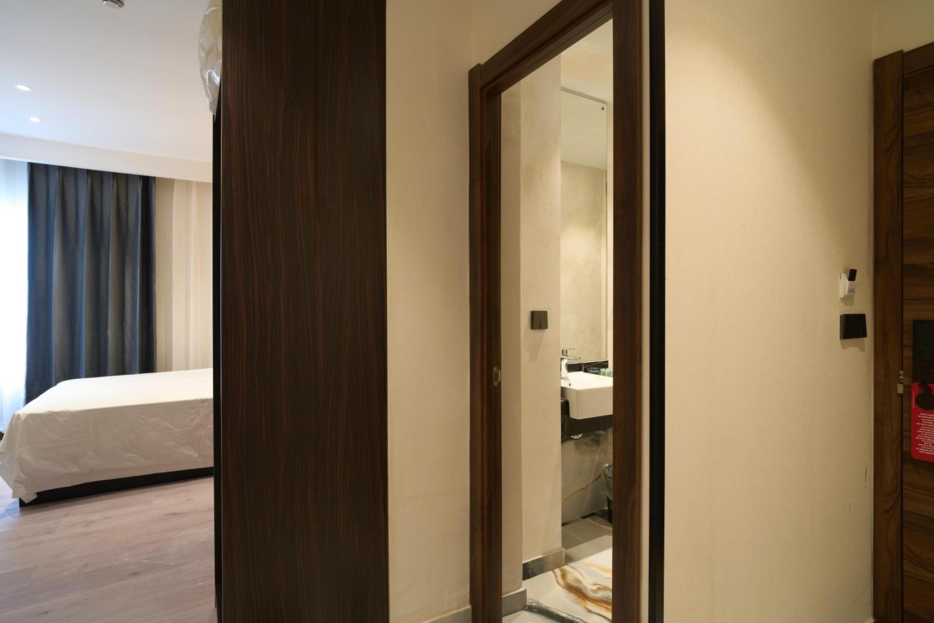 Double Room with Private Bathroom photo 3