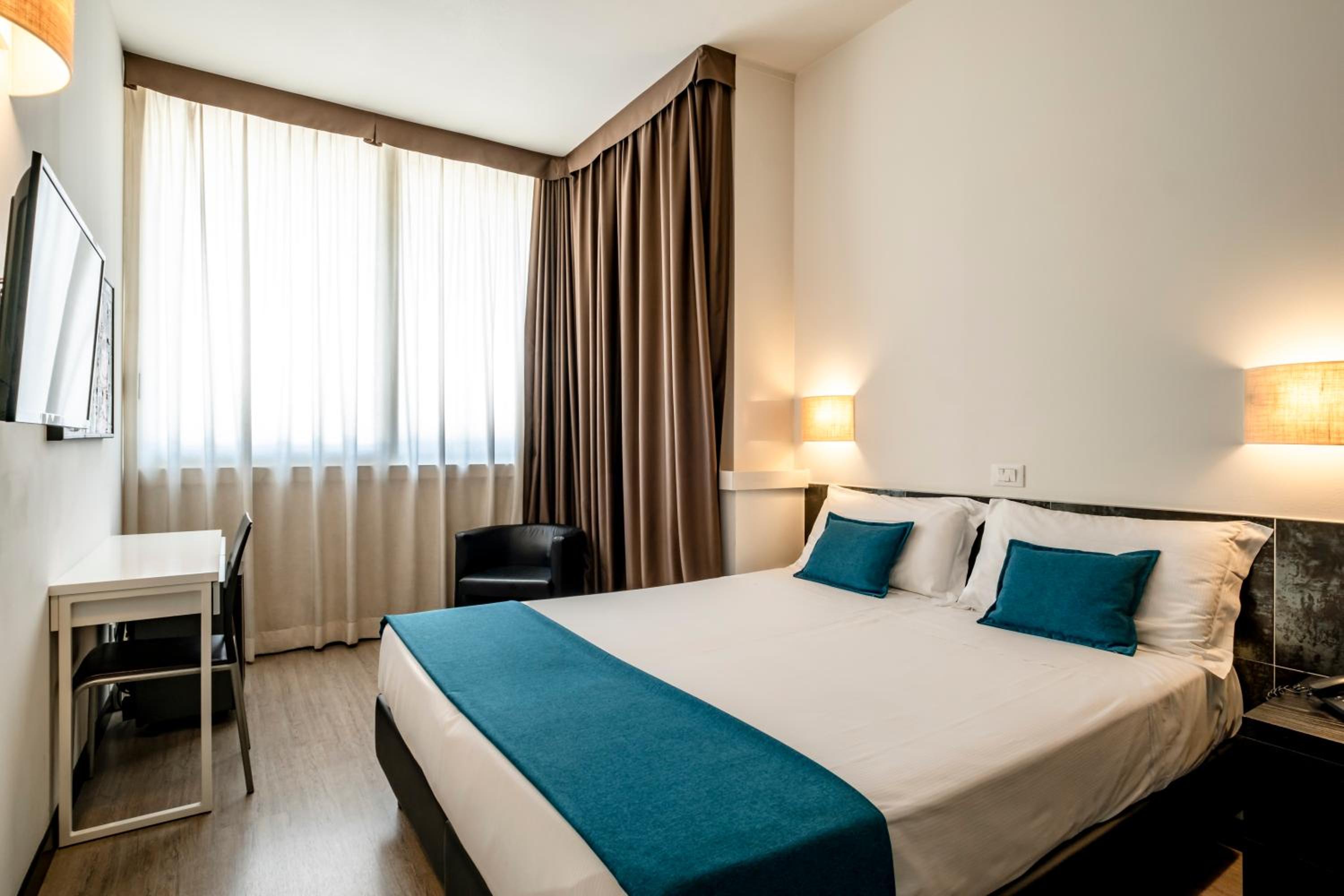 Economy Double Room - Photo 4