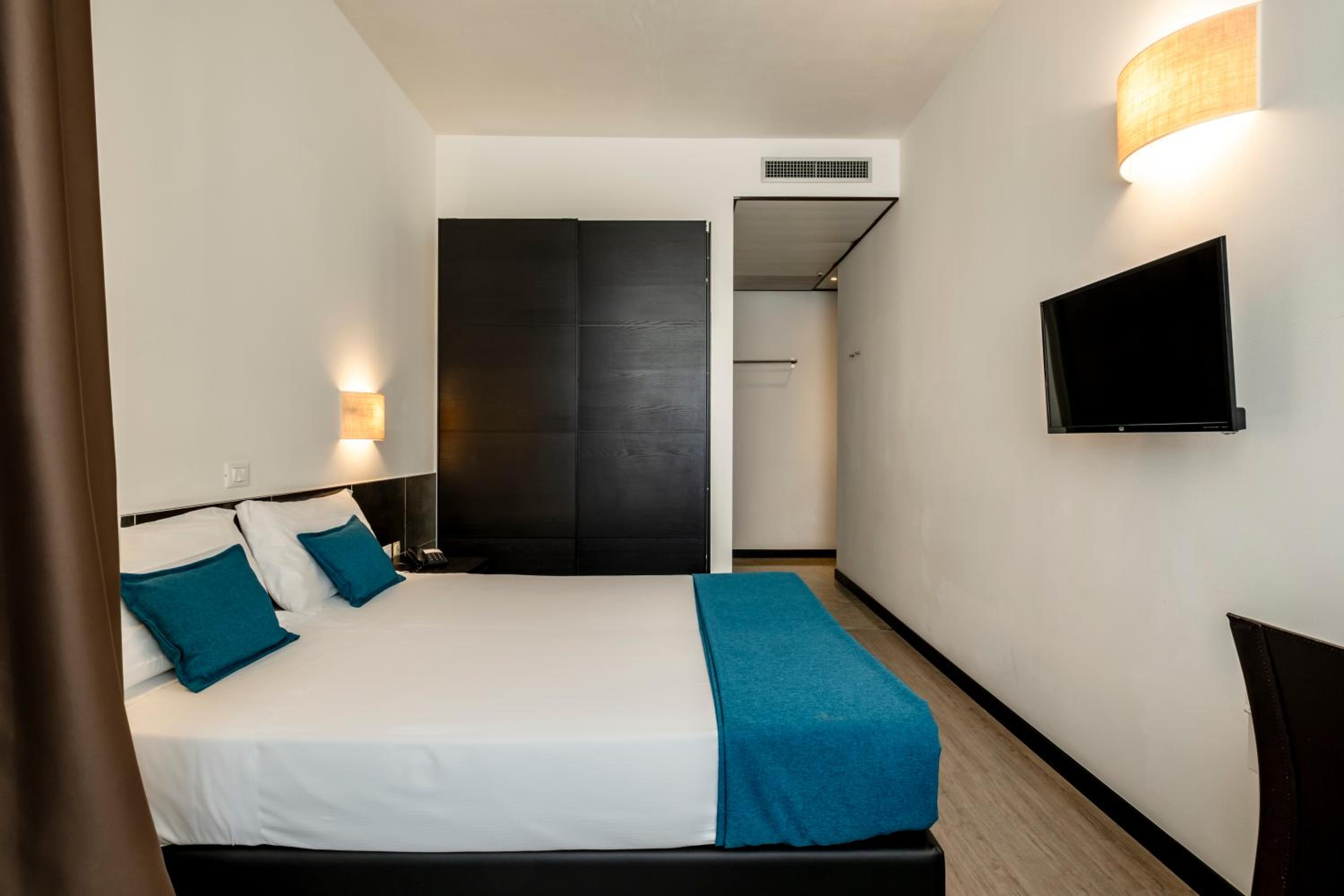 Economy Double Room - Photo 3