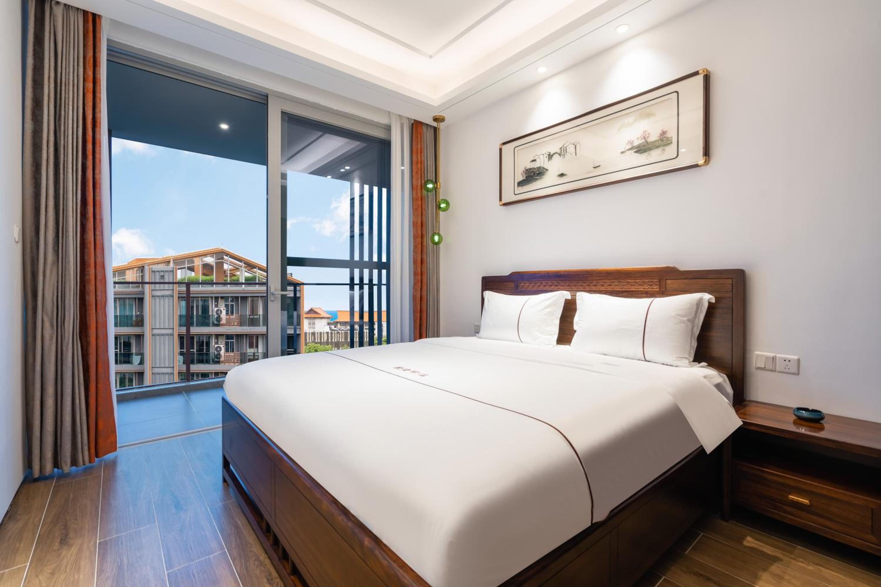 Three-Bedroom Suite with Ocean View - Photo 10