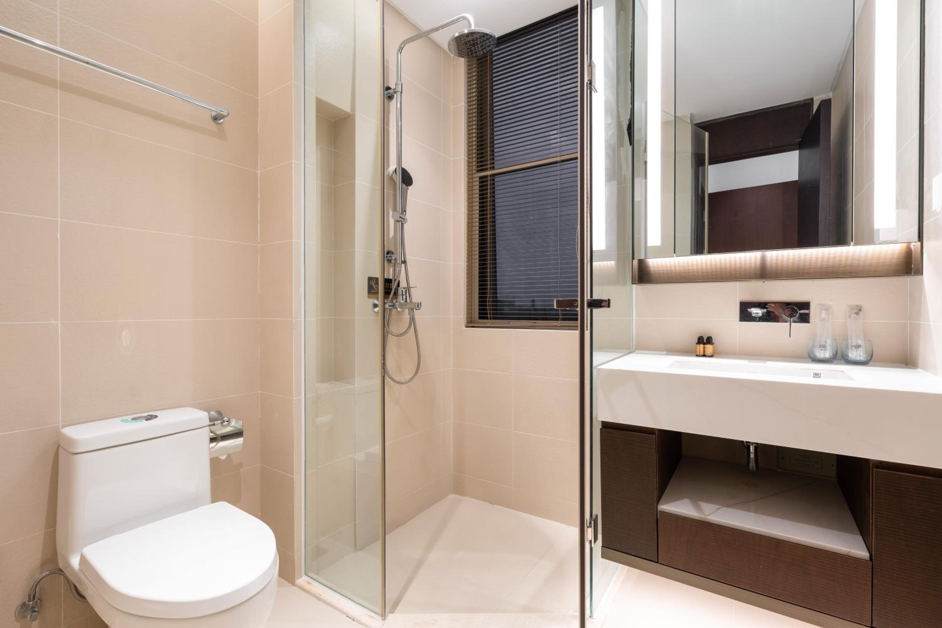 Three-Bedroom Suite with Ocean View - Photo 28