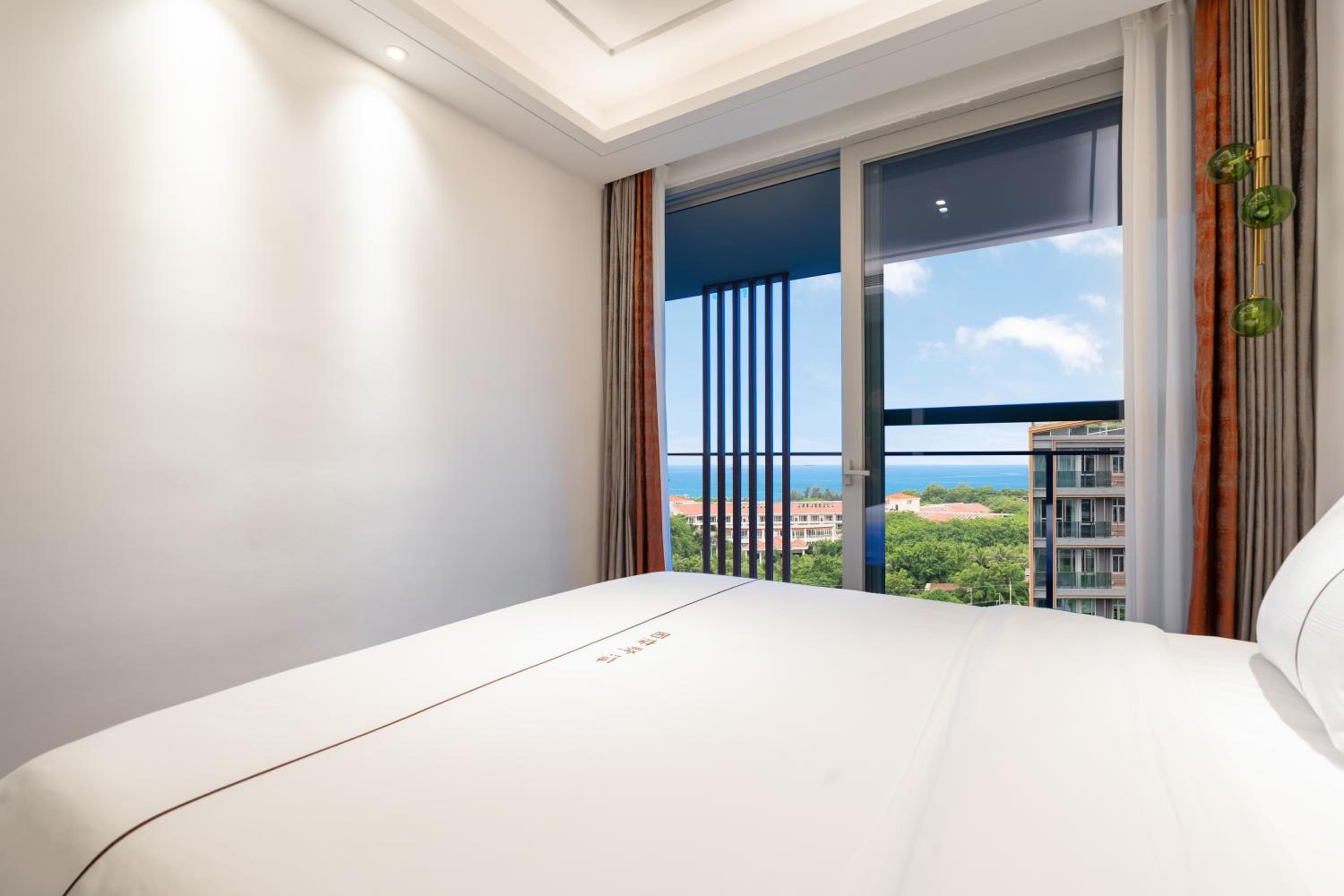 Three-Bedroom Suite with Ocean View - Photo 14