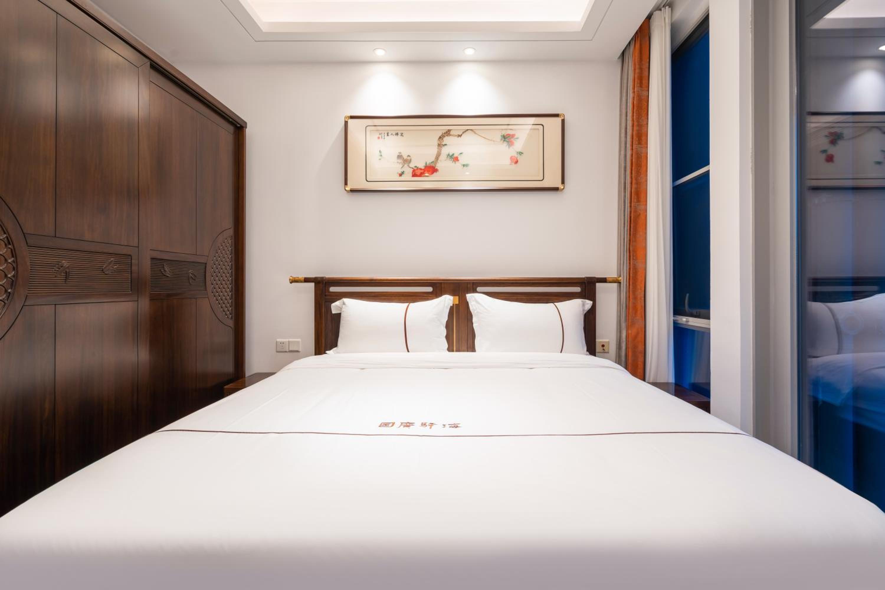 Three-Bedroom Suite with Ocean View - Photo 16