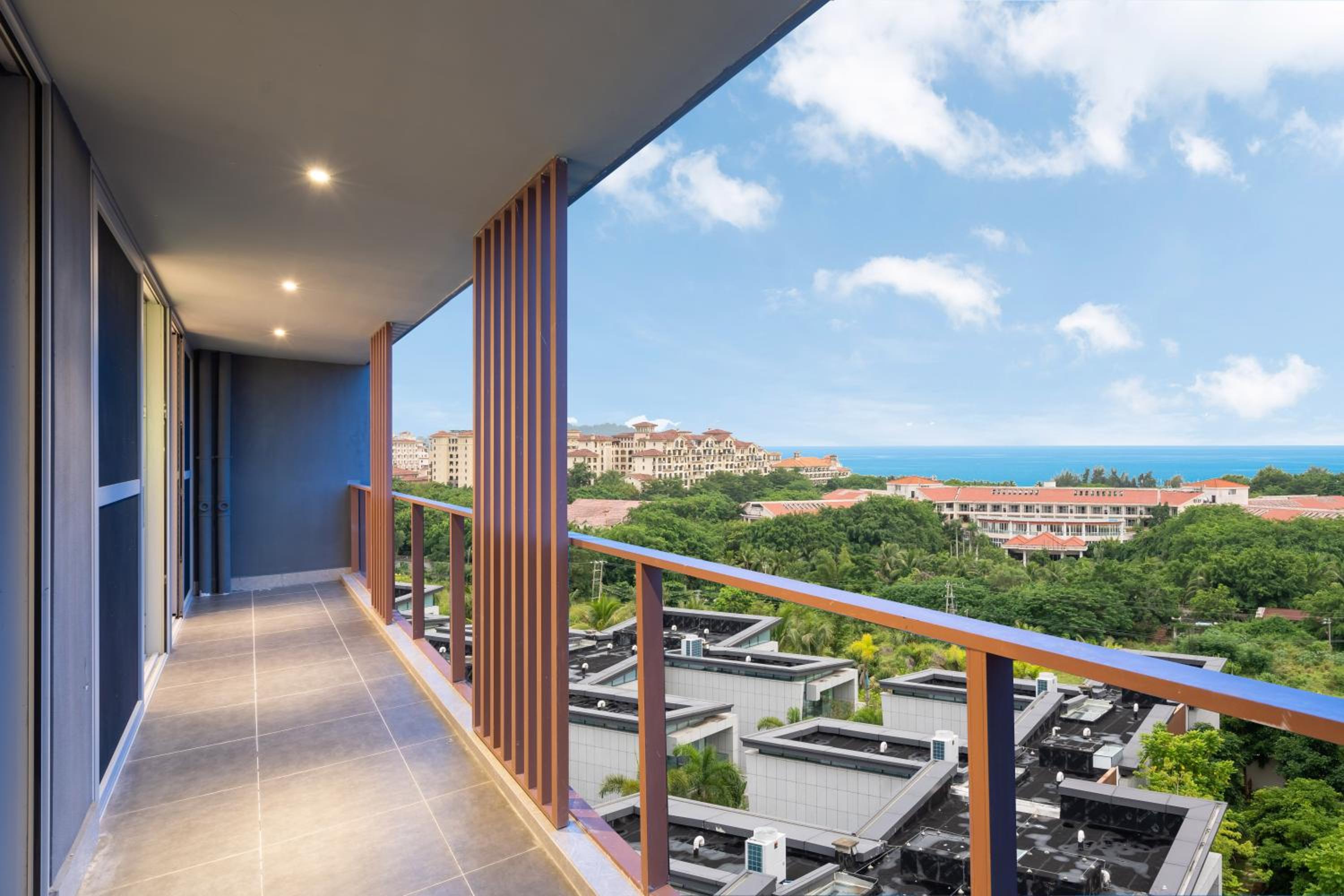 Three-Bedroom Suite with Ocean View - Photo 4