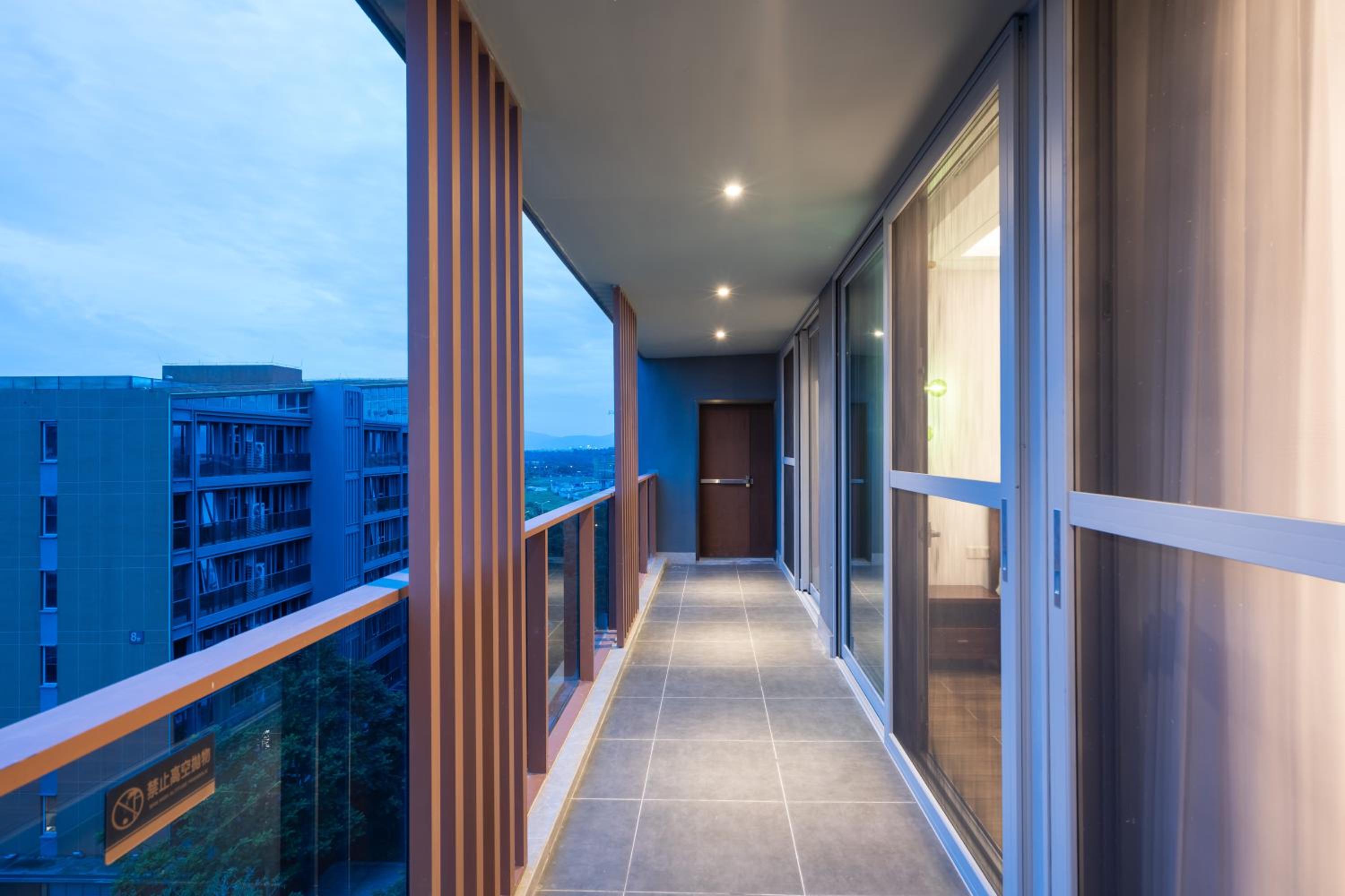 Three-Bedroom Suite with Ocean View - Photo 21