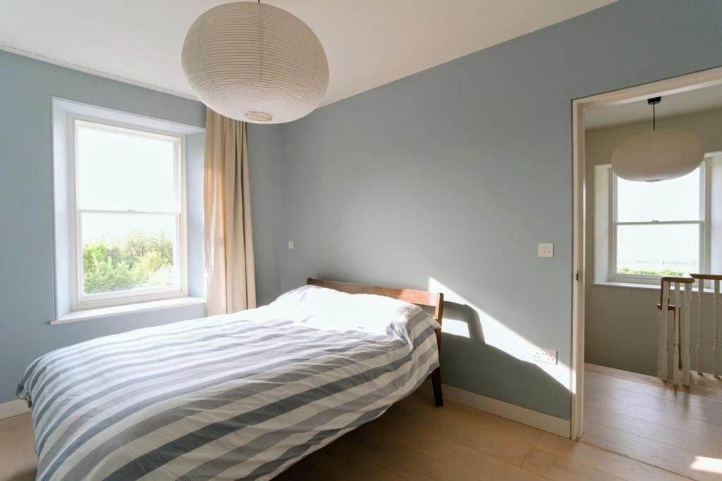 Four-Bedroom House photo 3