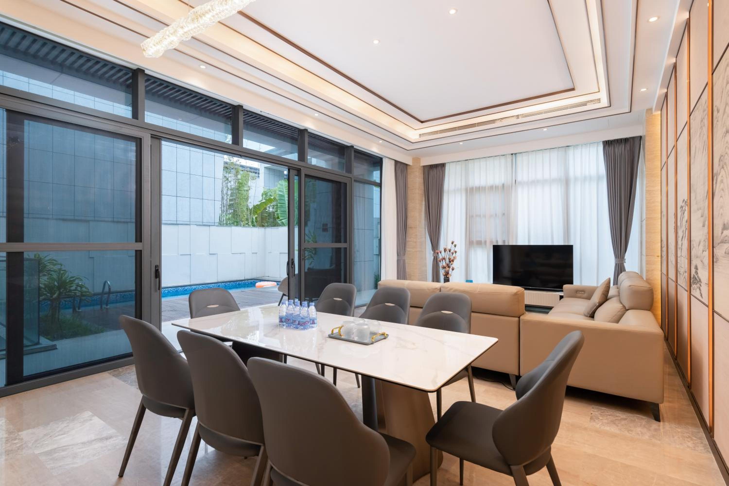 Four-Bedroom Villa with Private Pool - Photo 20