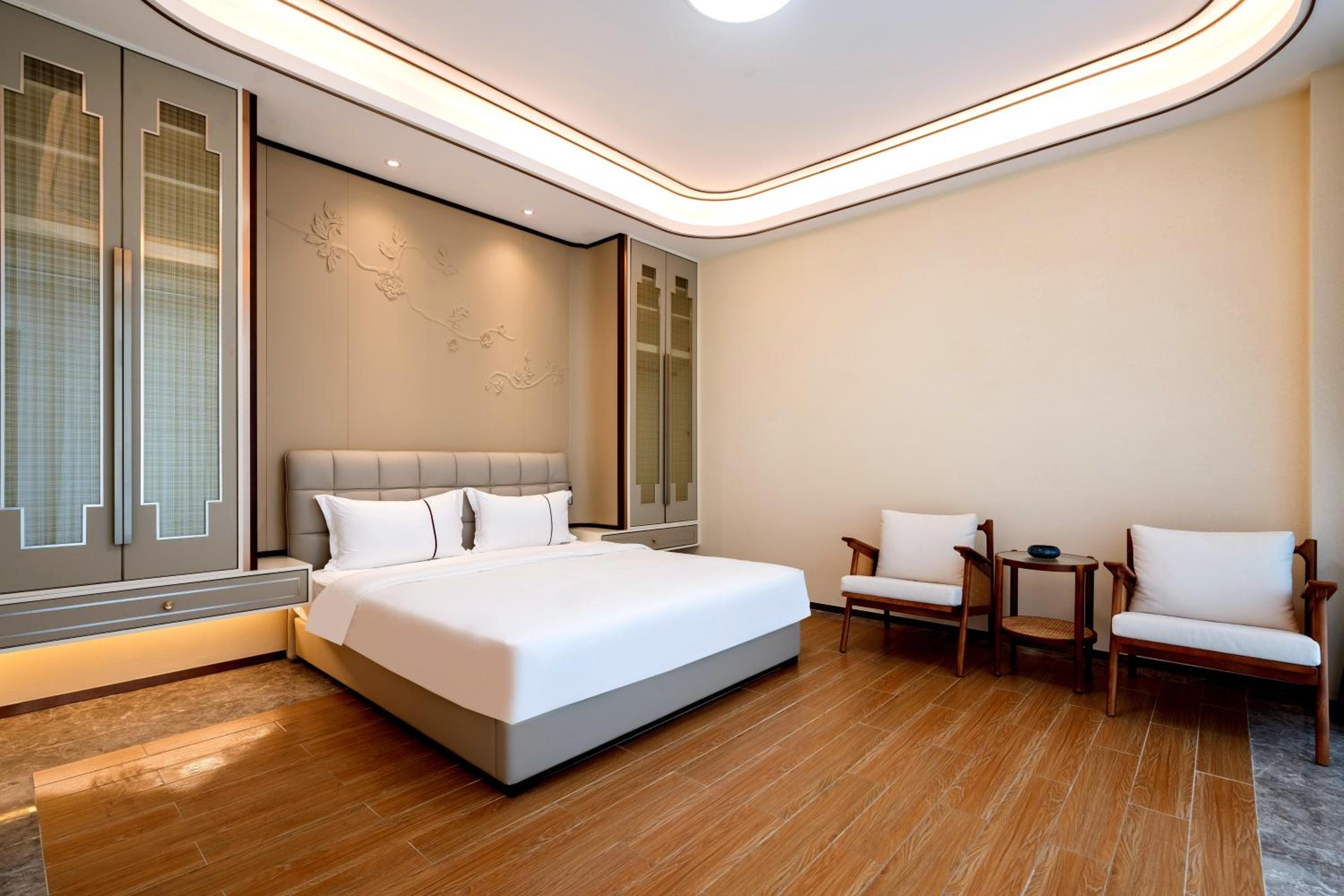Four-Bedroom Villa with Private Pool - Photo 19