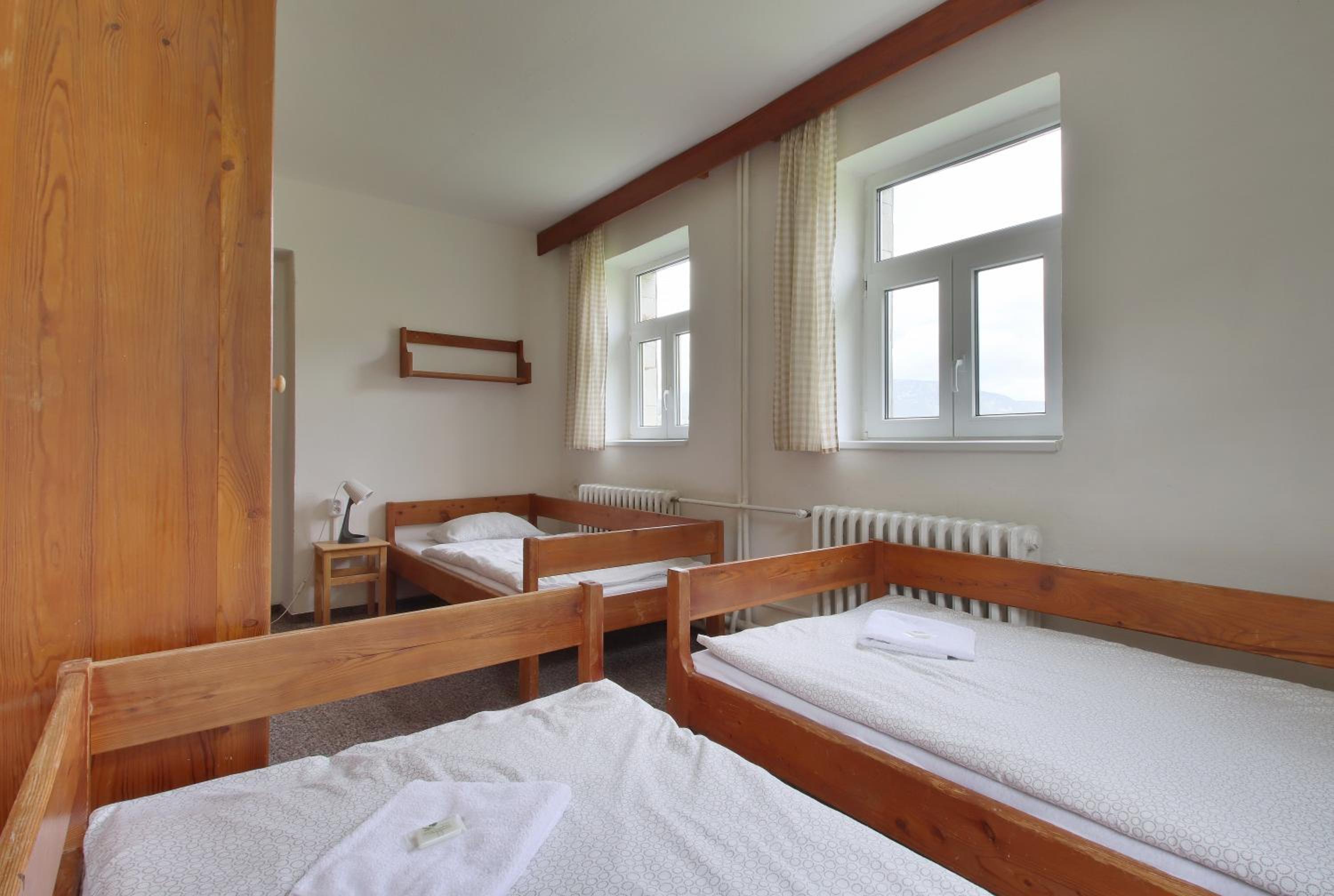 Economy Triple Room - Photo 3