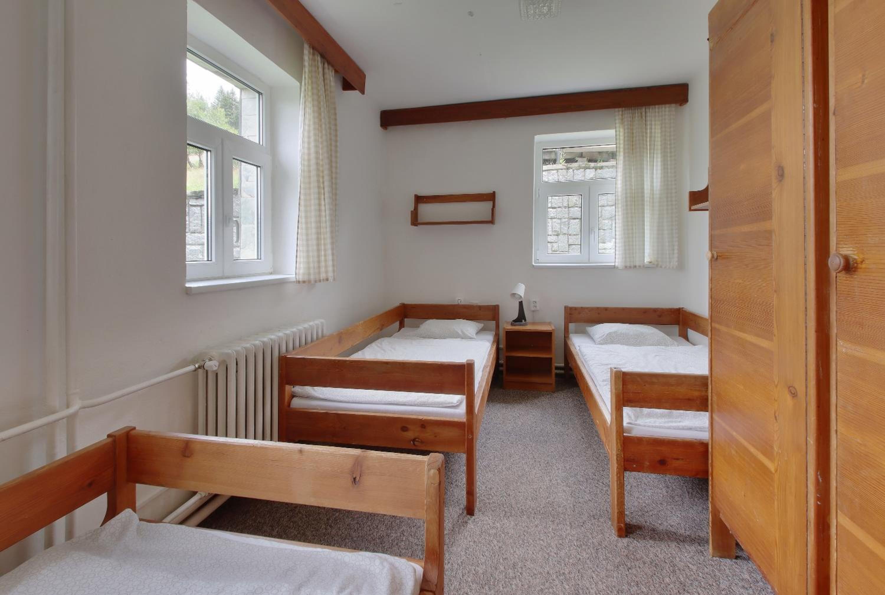 Economy Triple Room - Photo 4