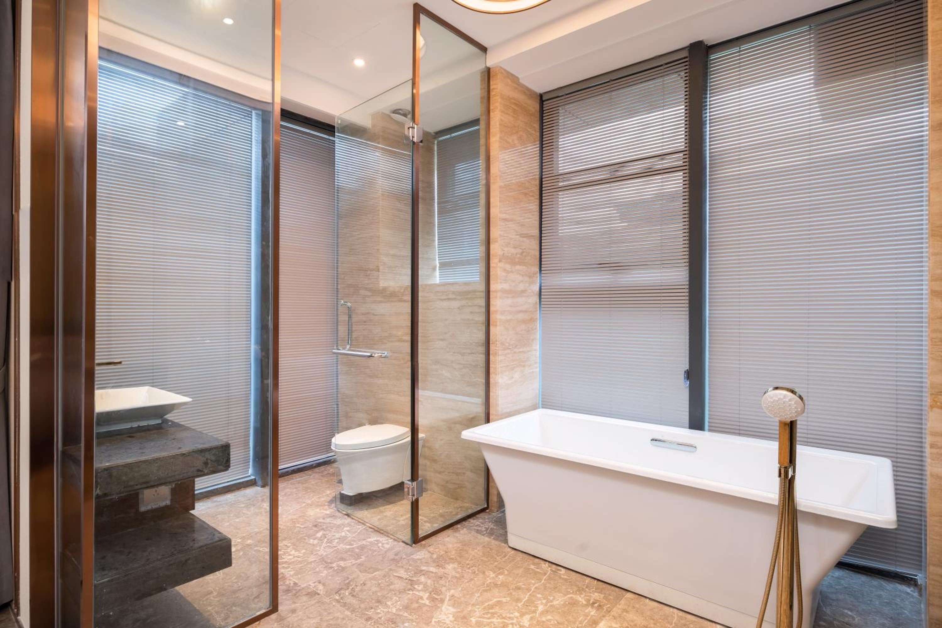 Four-Bedroom Villa with Private Pool - Photo 38